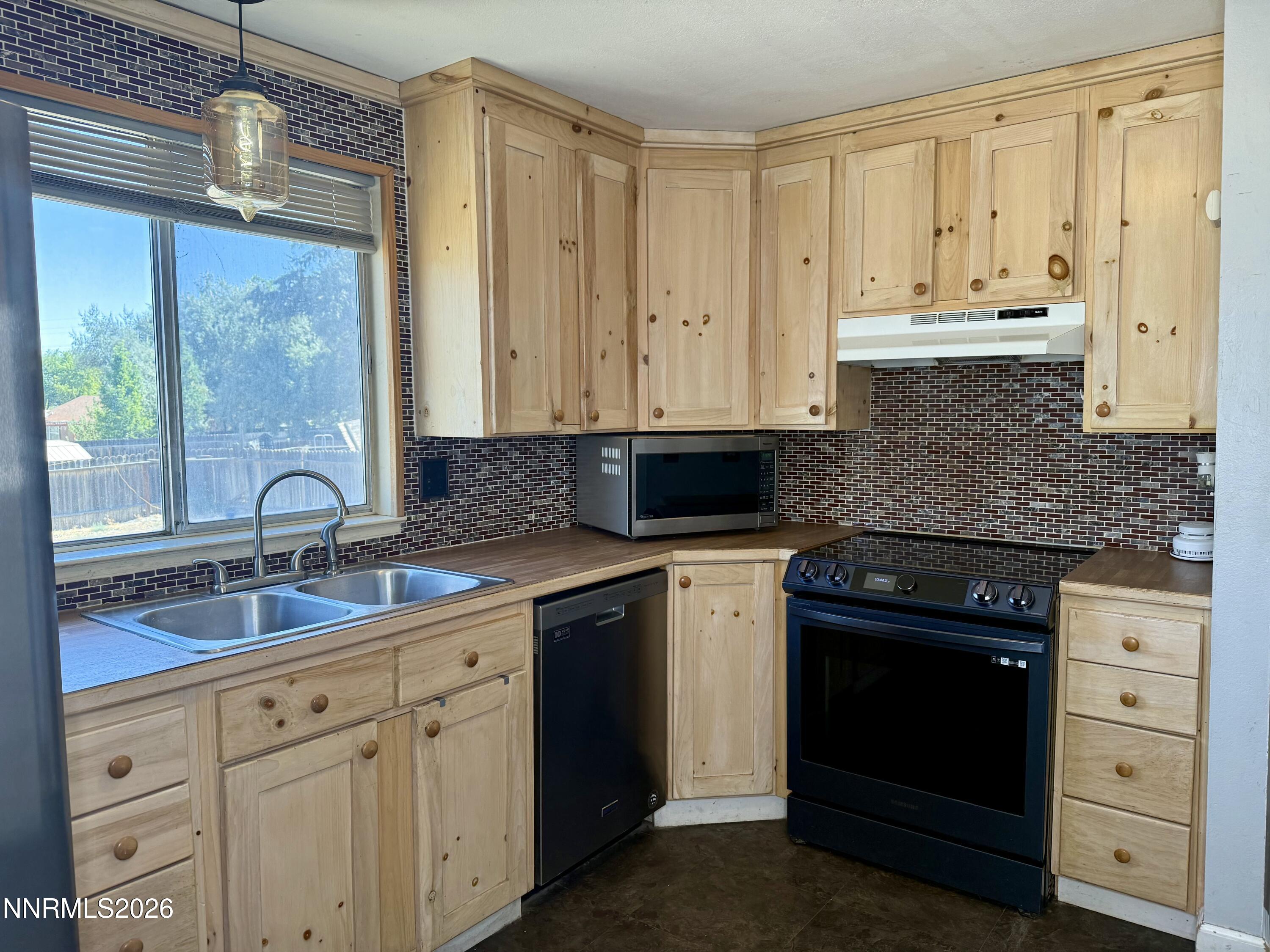 1855 Mizpah Street Property Photo 8