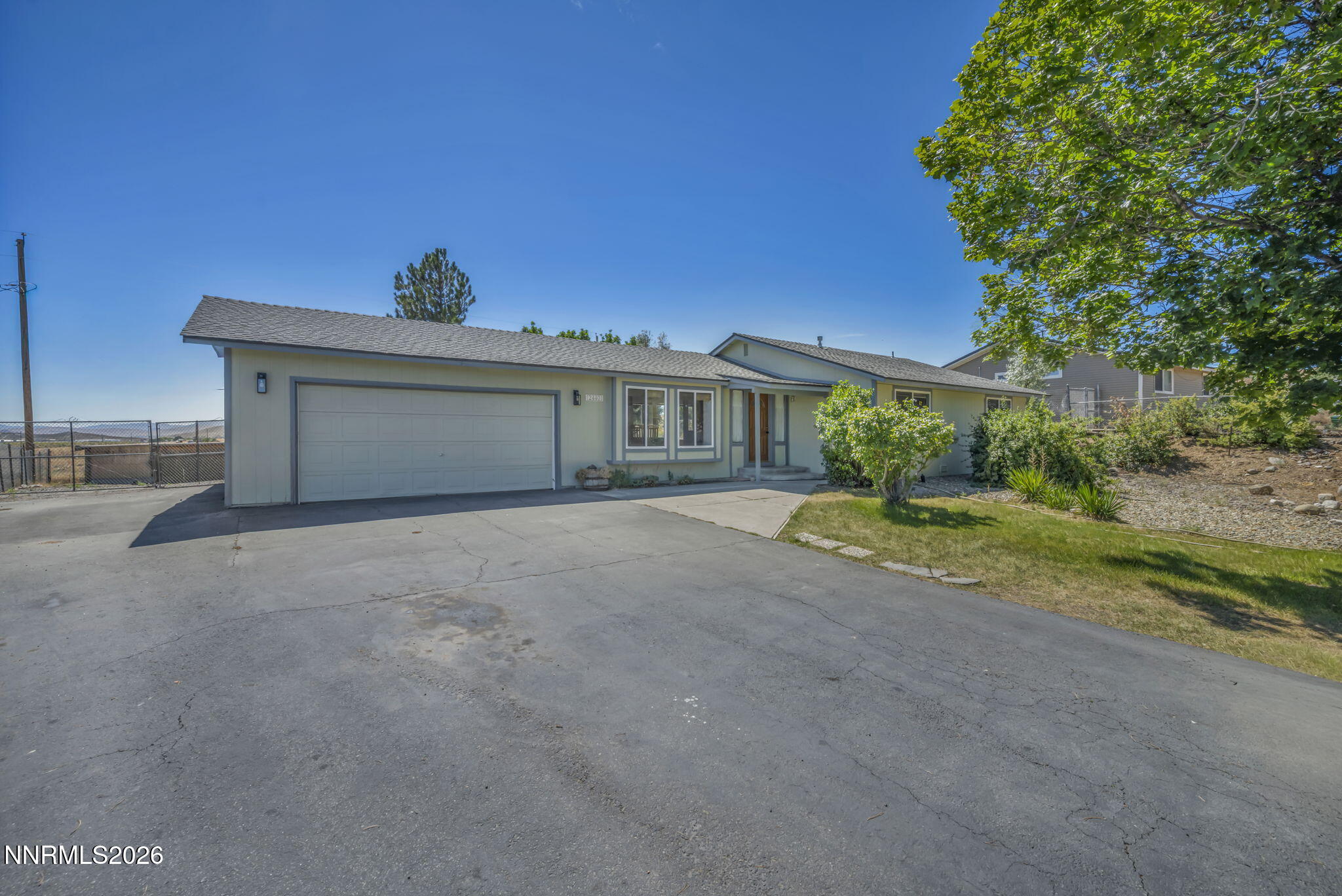 2440 Seneca Drive Property Photo 2