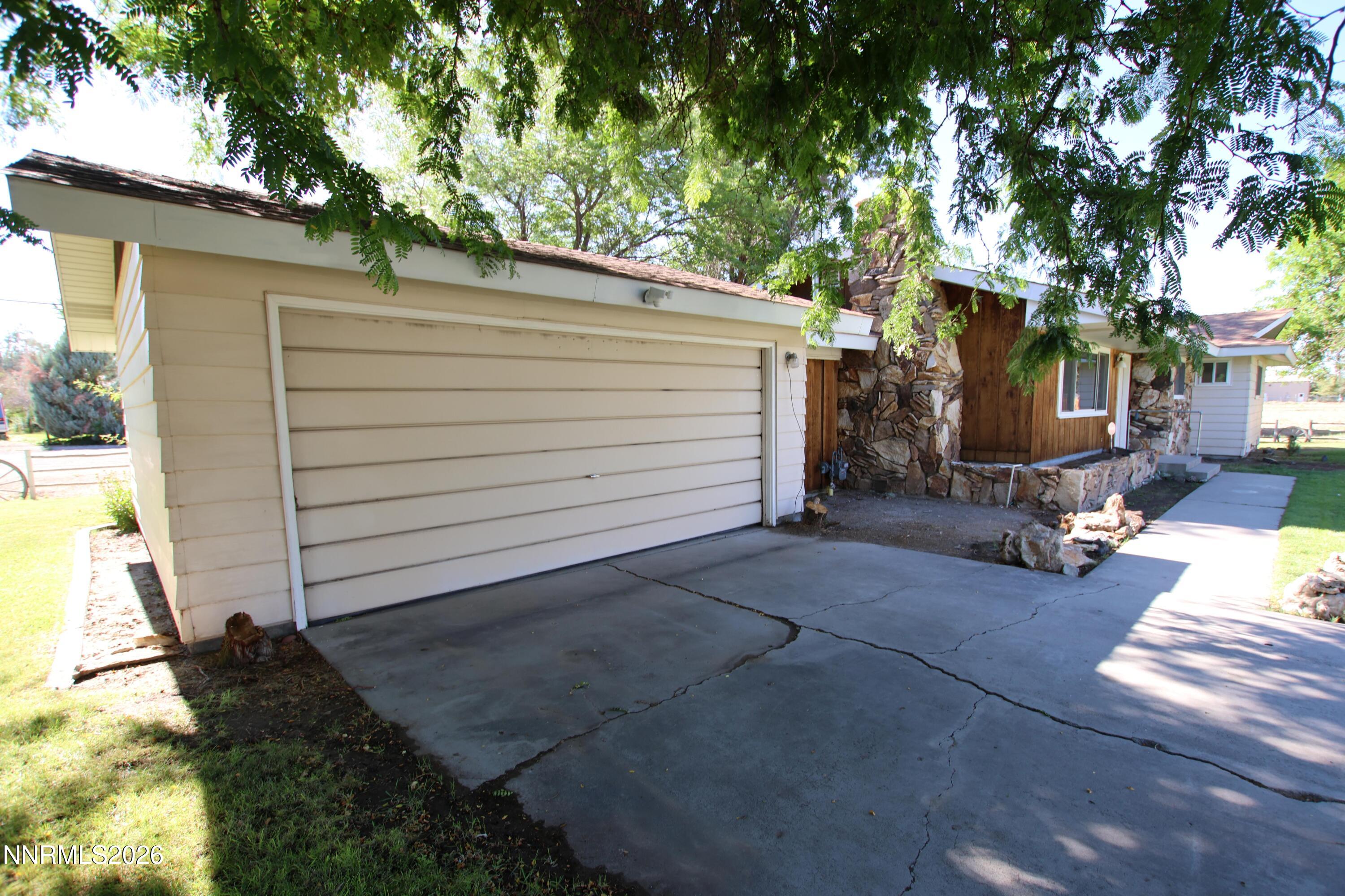 452 S California Street Property Photo 5