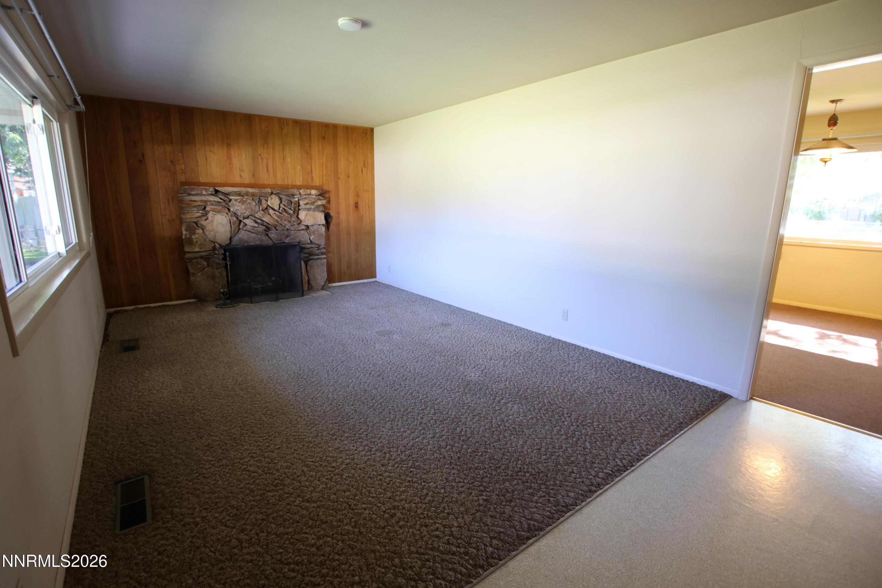 452 S California Street Property Photo 6