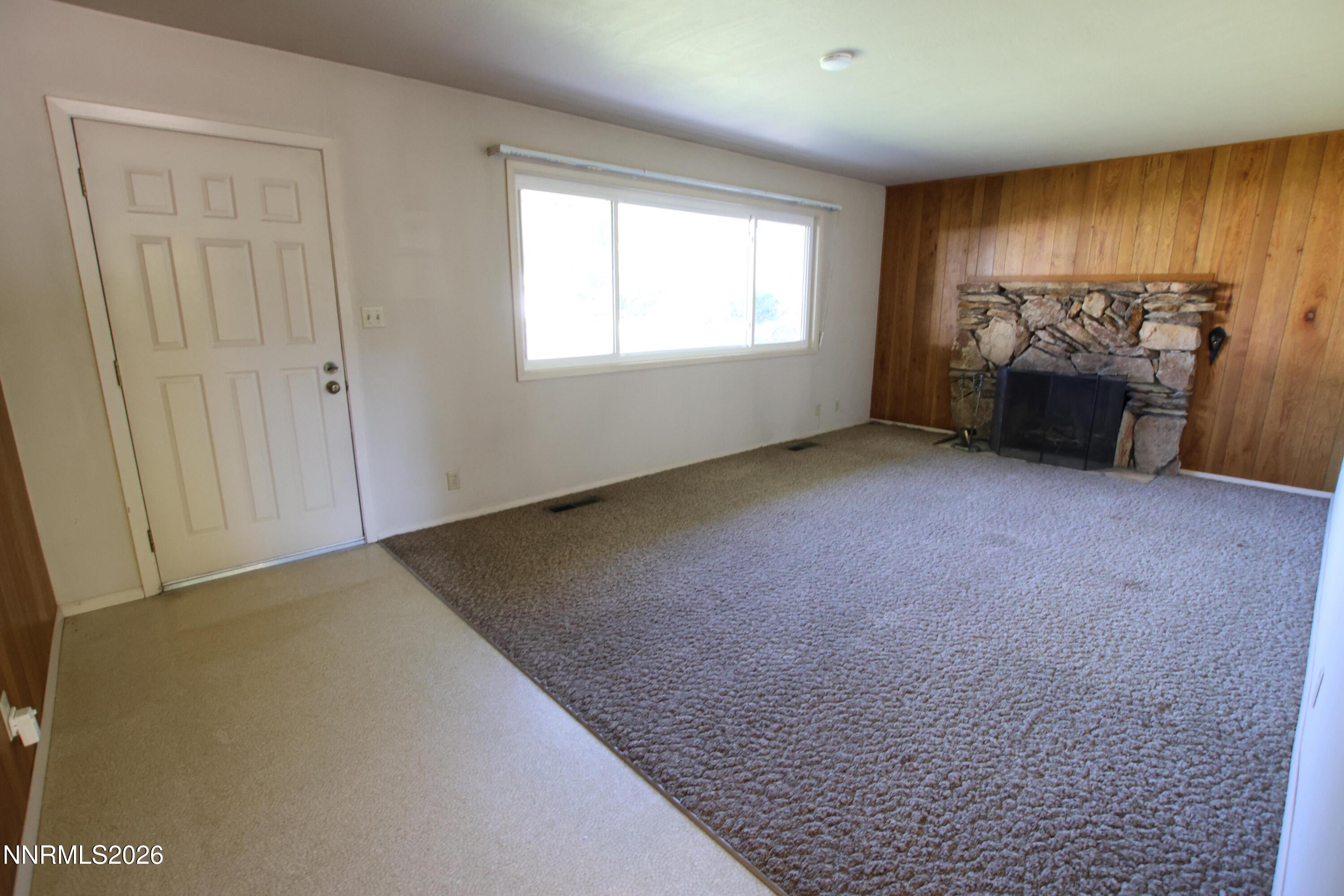452 S California Street Property Photo 7