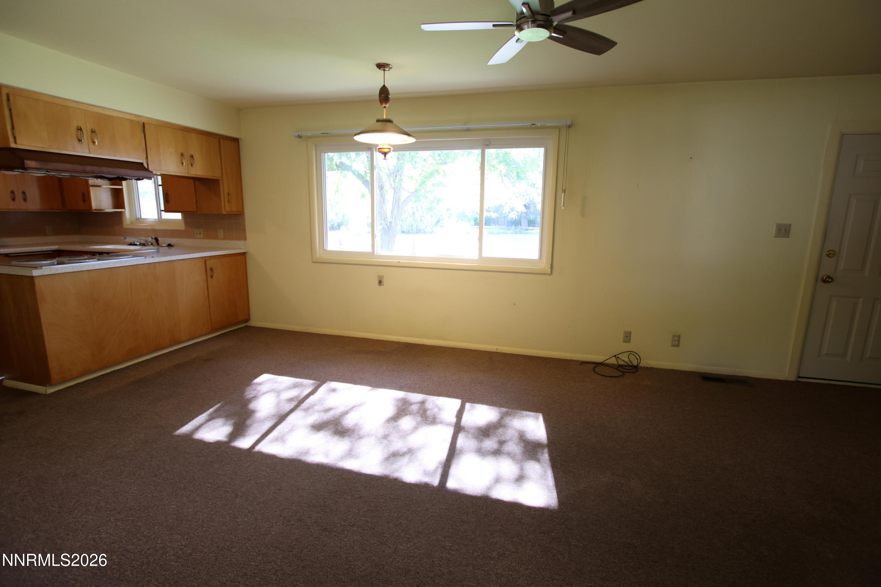 452 S California Street Property Photo 9