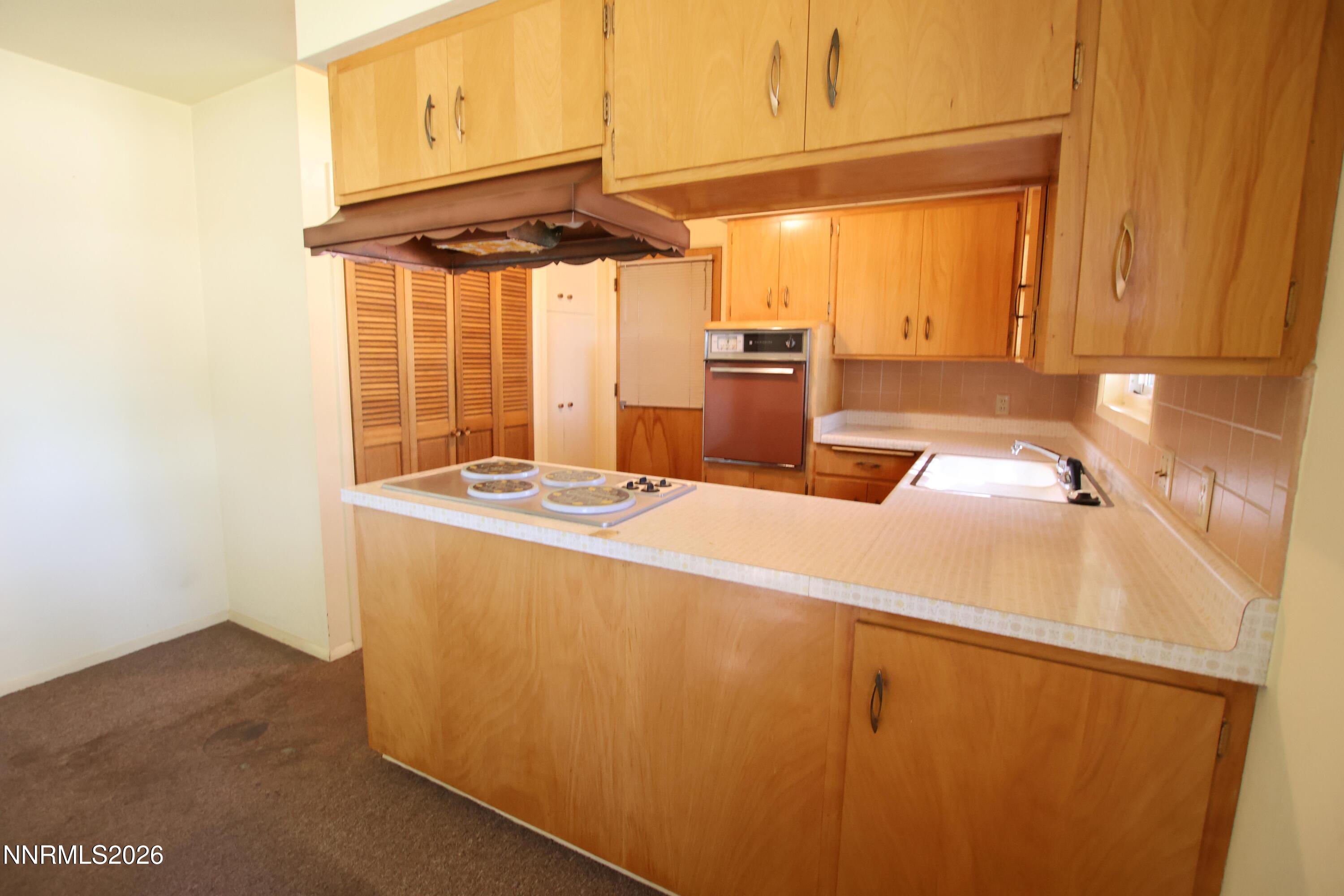 452 S California Street Property Photo 12