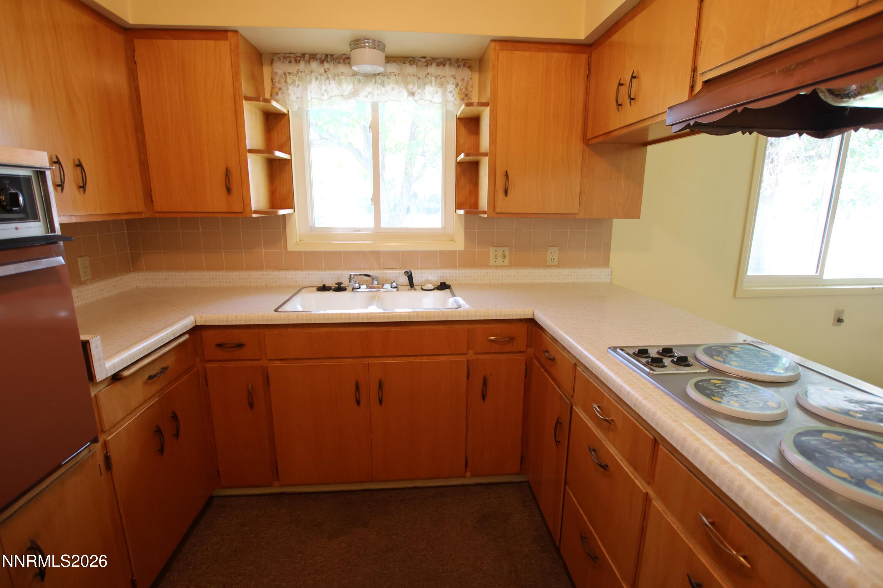 452 S California Street Property Photo 13