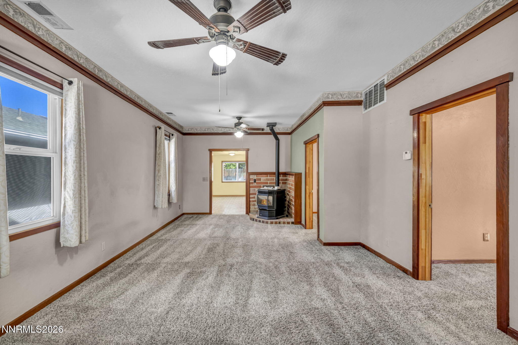 614 W 3rd Street Property Photo 5