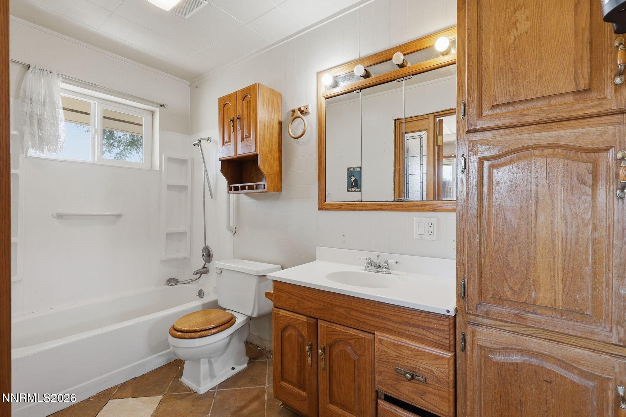 5364 Woods Drive Property Photo 13