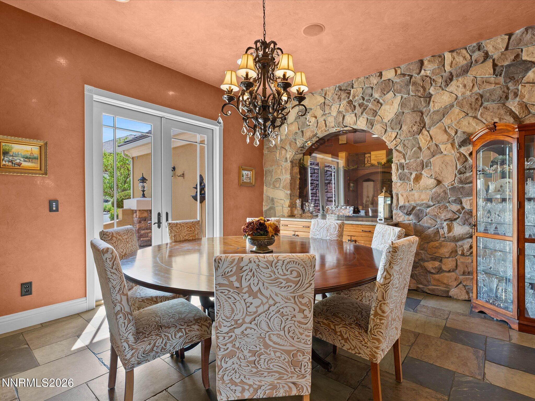 5885 Pala Mesa Drive Property Photo 14