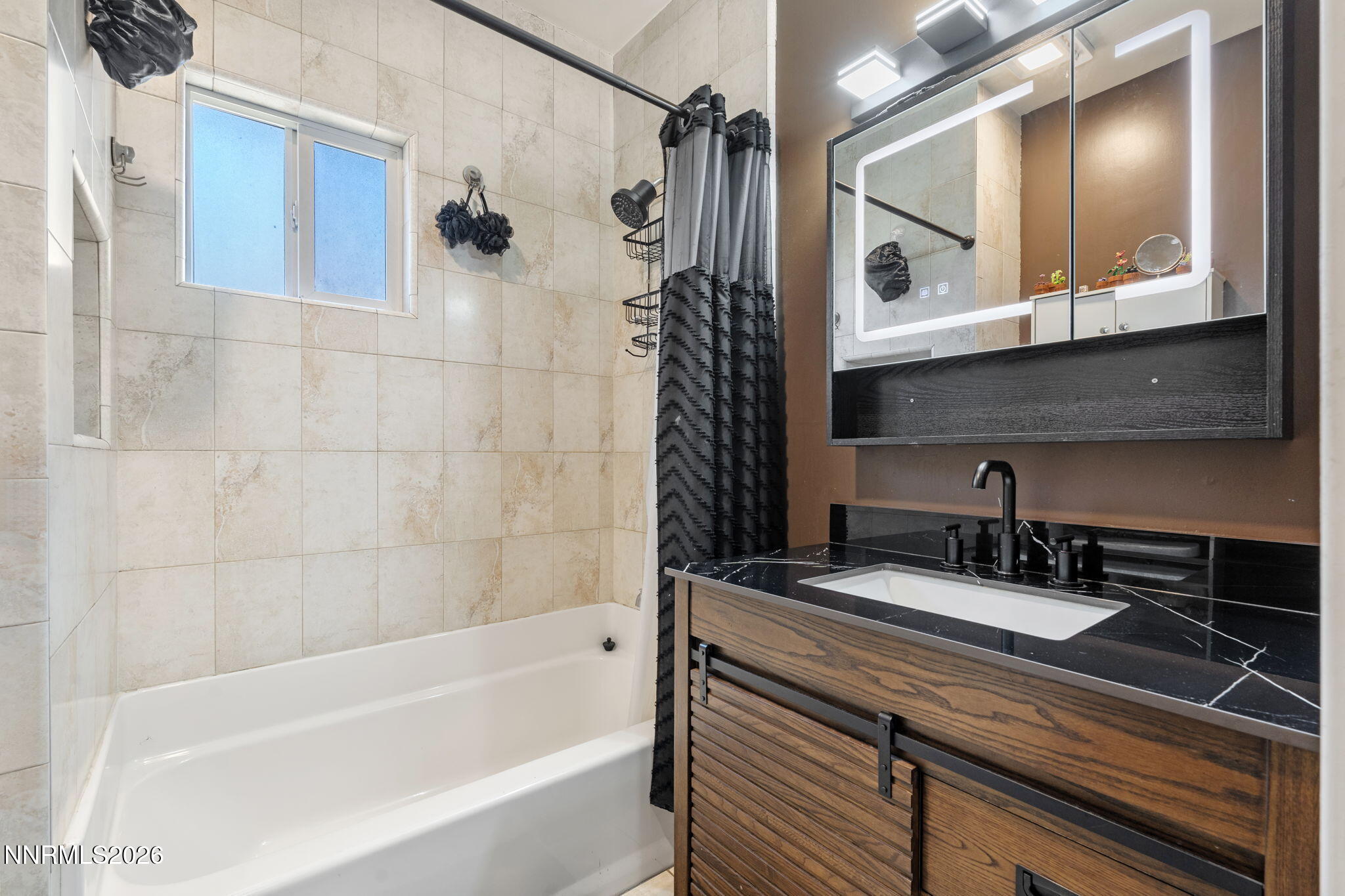 1558 A Street Property Photo 19