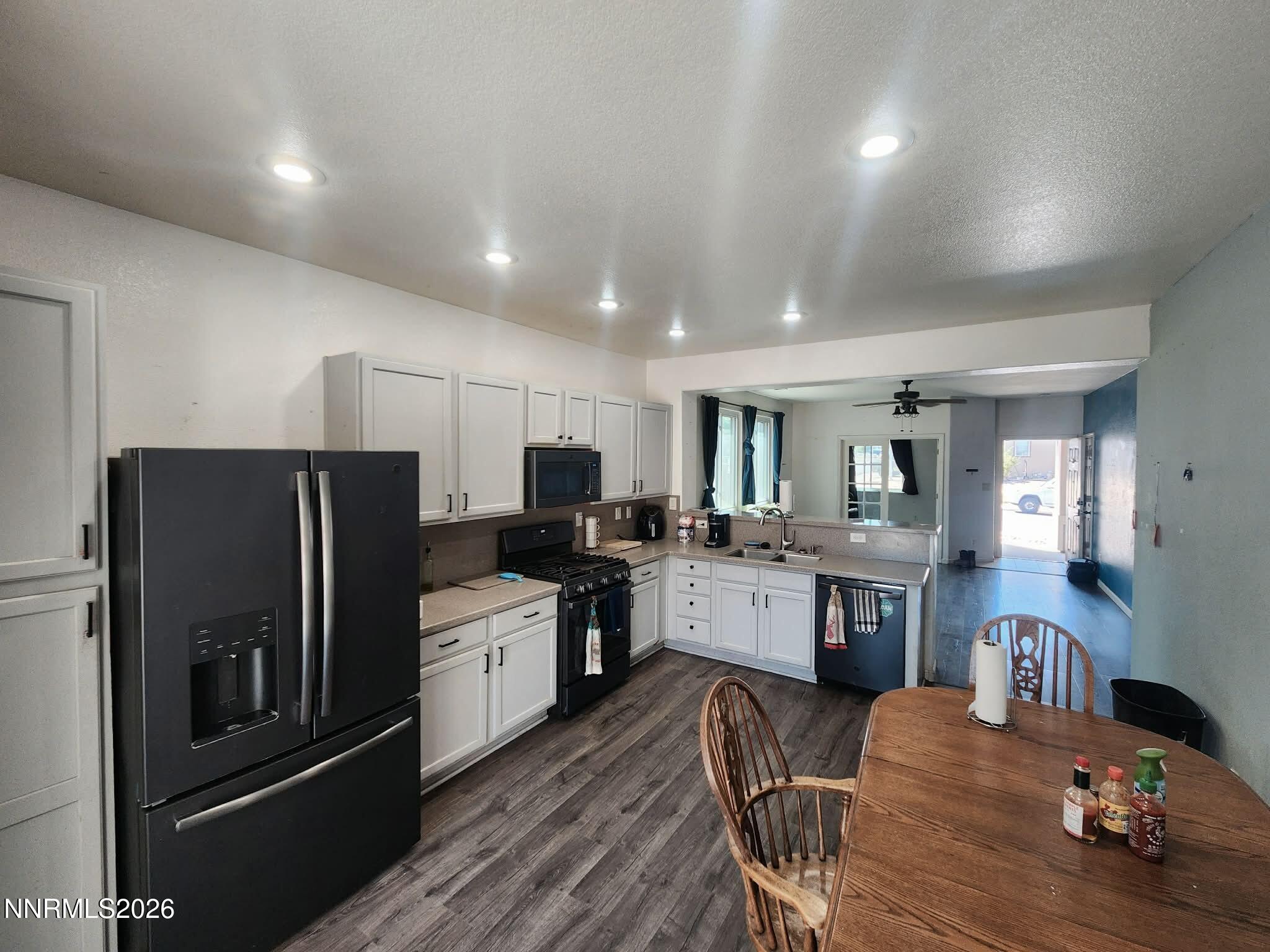 1808 Hickory Lane Property Photo 4