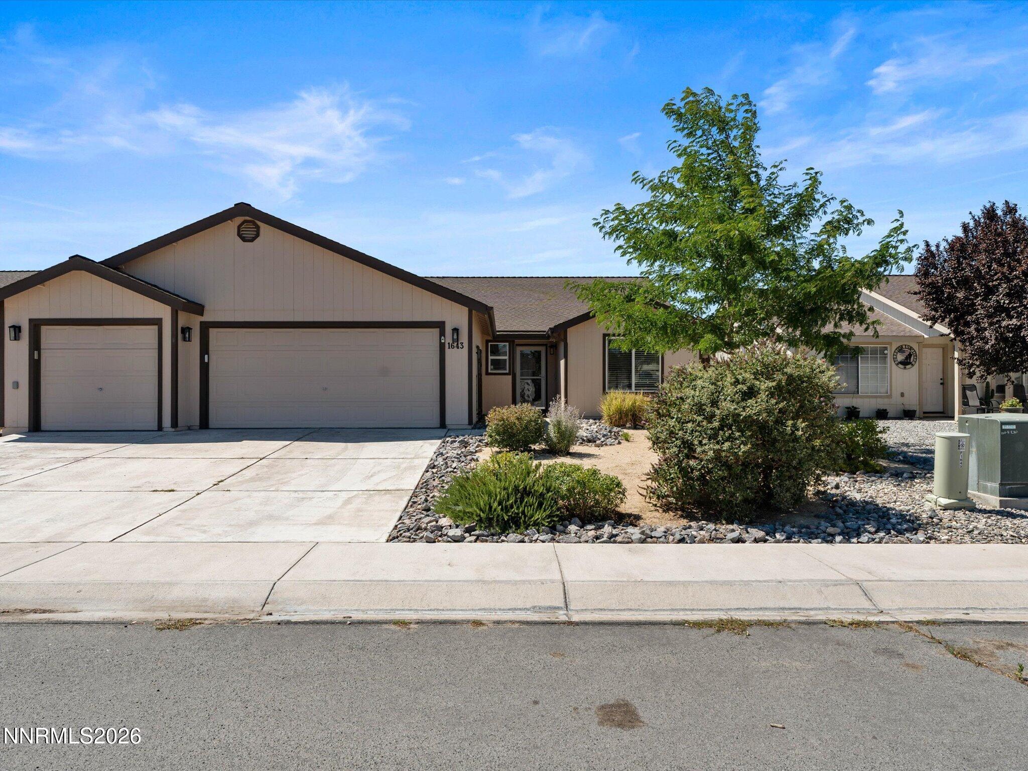 1643 Meadows Avenue Property Photo 1