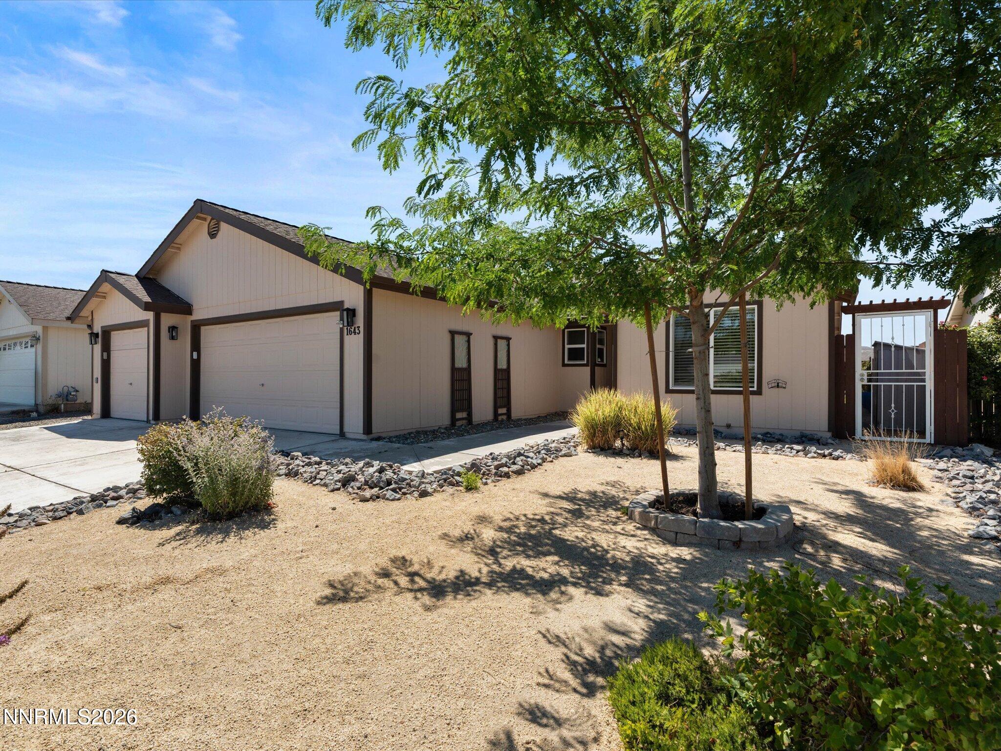 1643 Meadows Avenue Property Photo 2