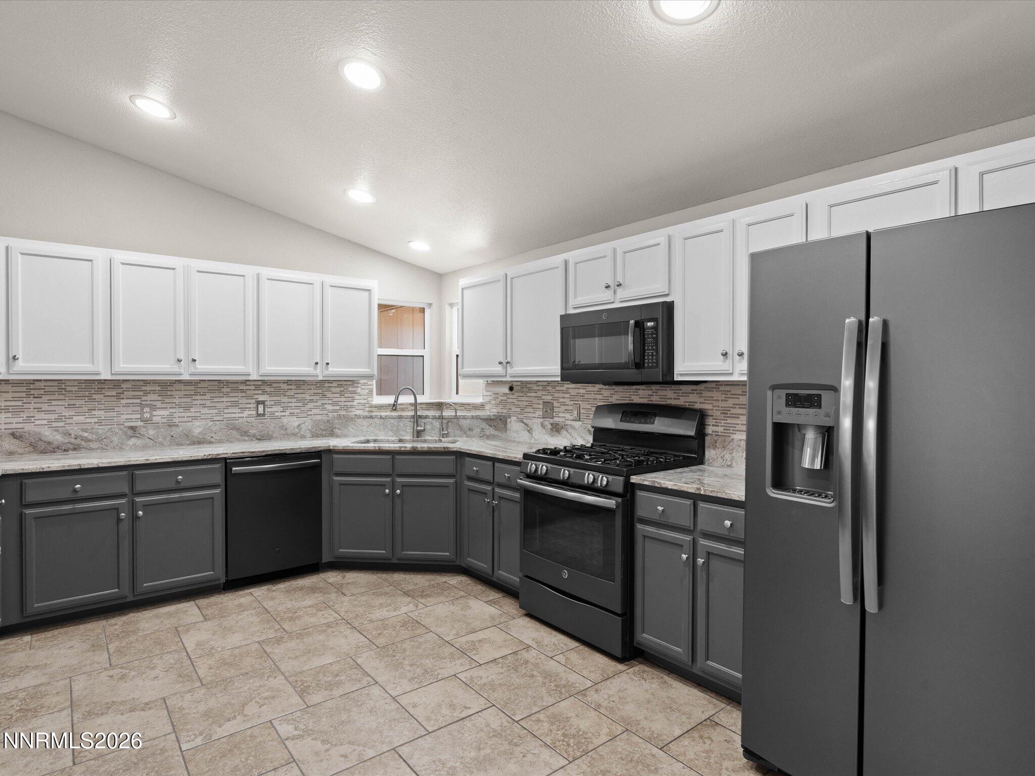 1643 Meadows Avenue Property Photo 14