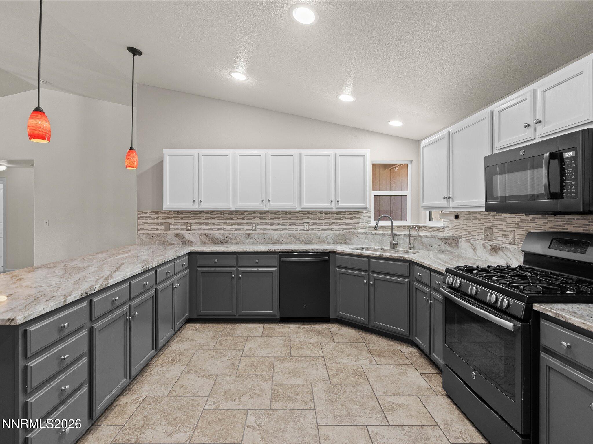 1643 Meadows Avenue Property Photo 15