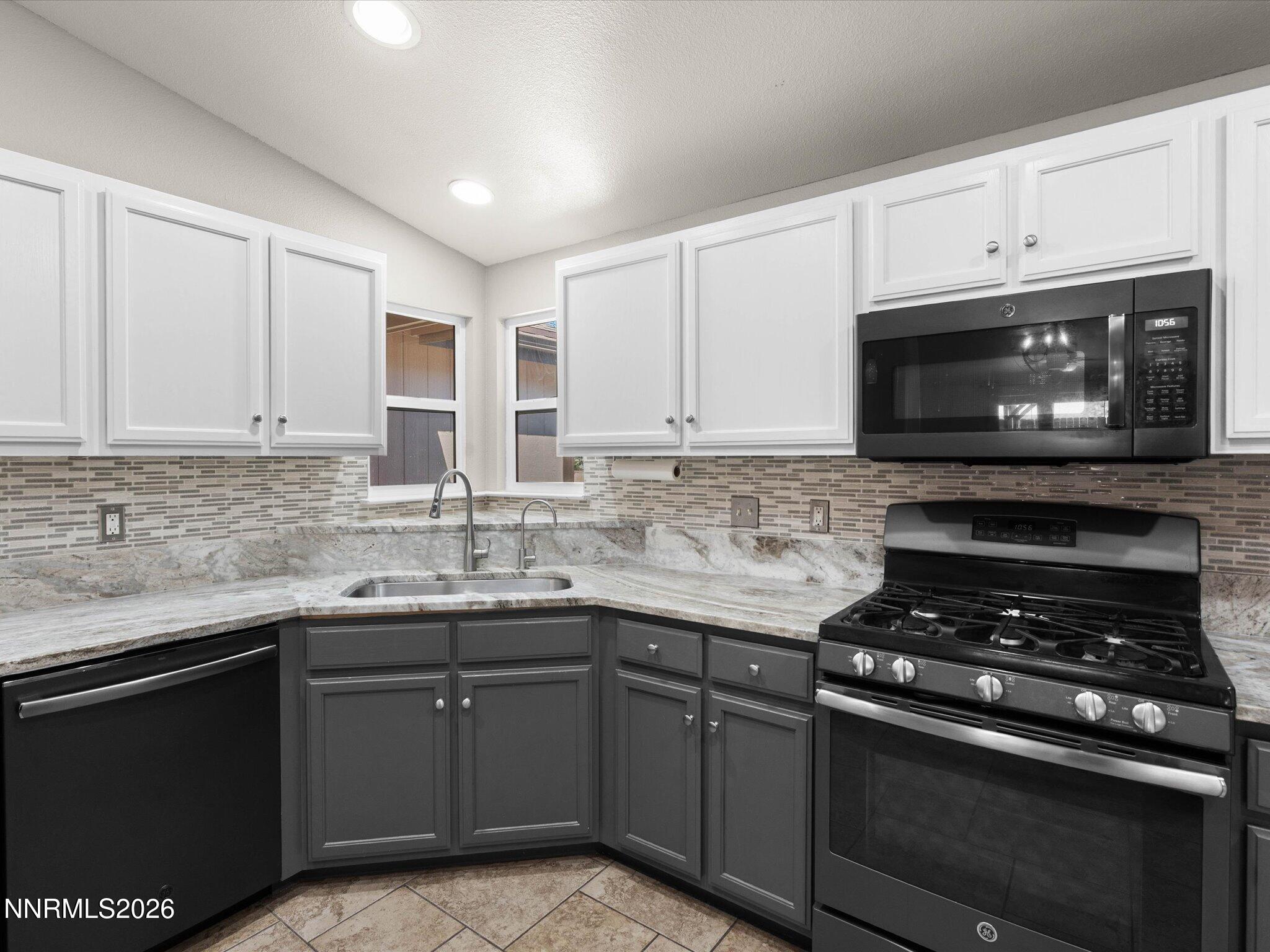 1643 Meadows Avenue Property Photo 16