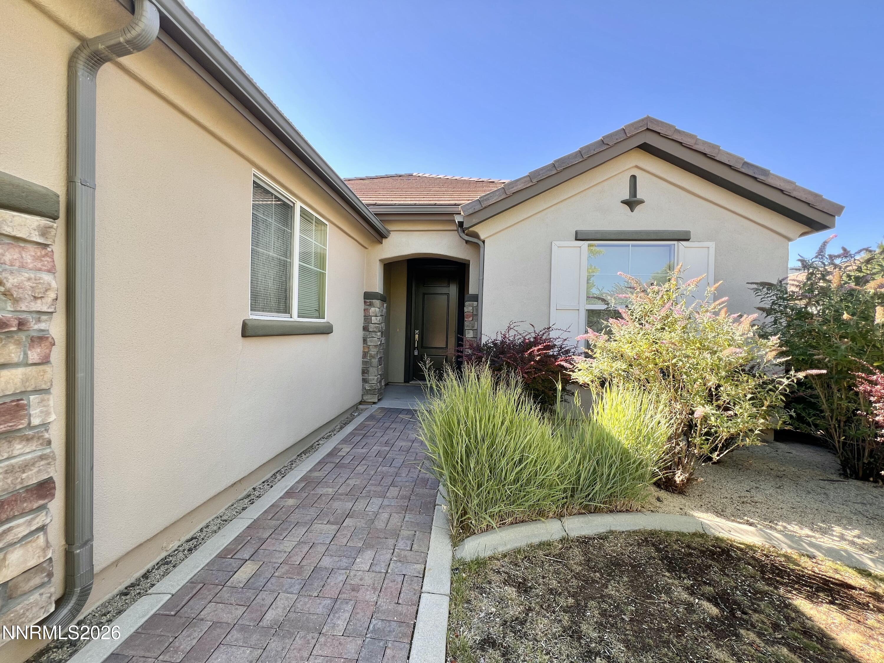 1135 Cliff Park Way Property Photo 2