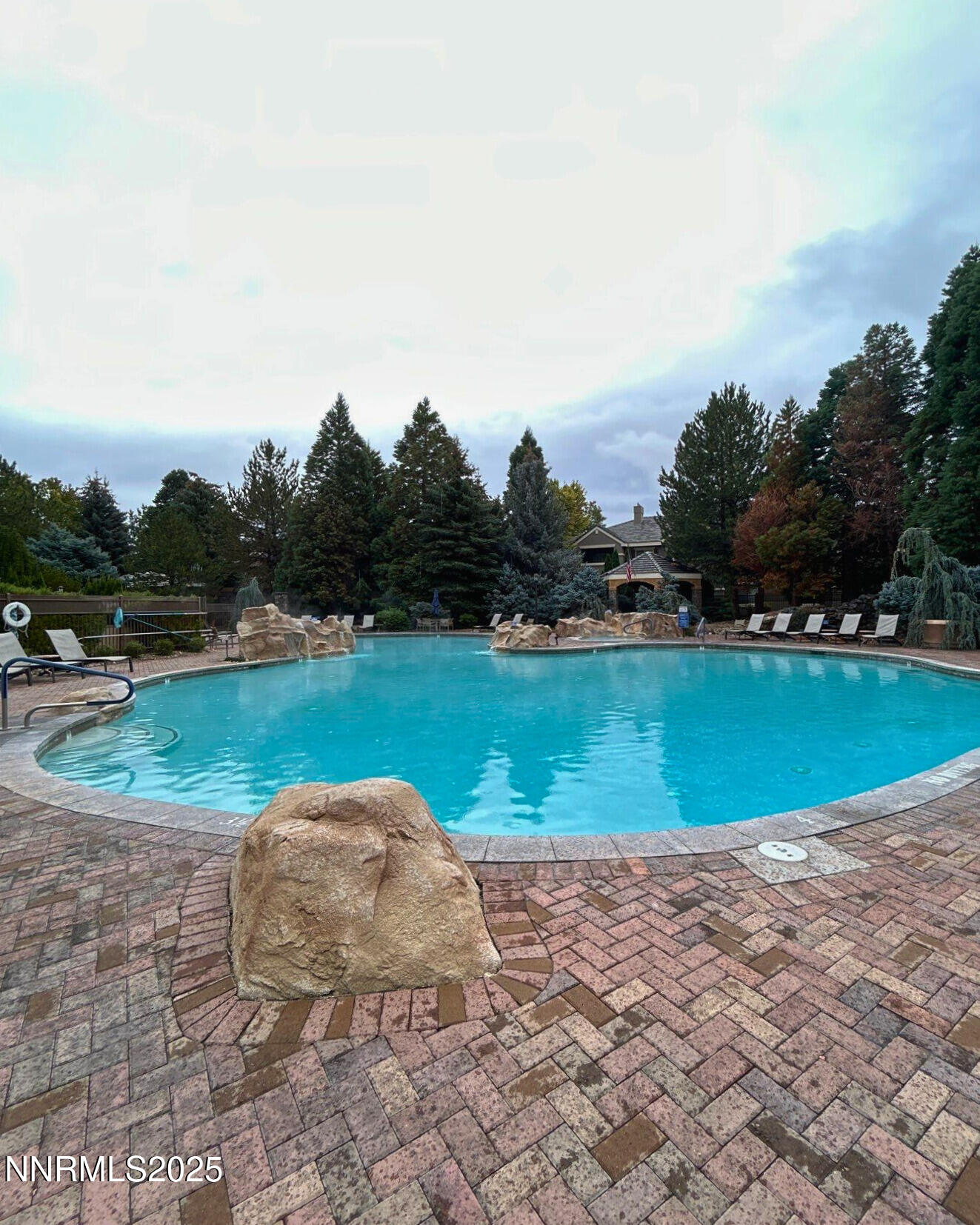 900 S Meadows Parkway 623 Property Photo 1