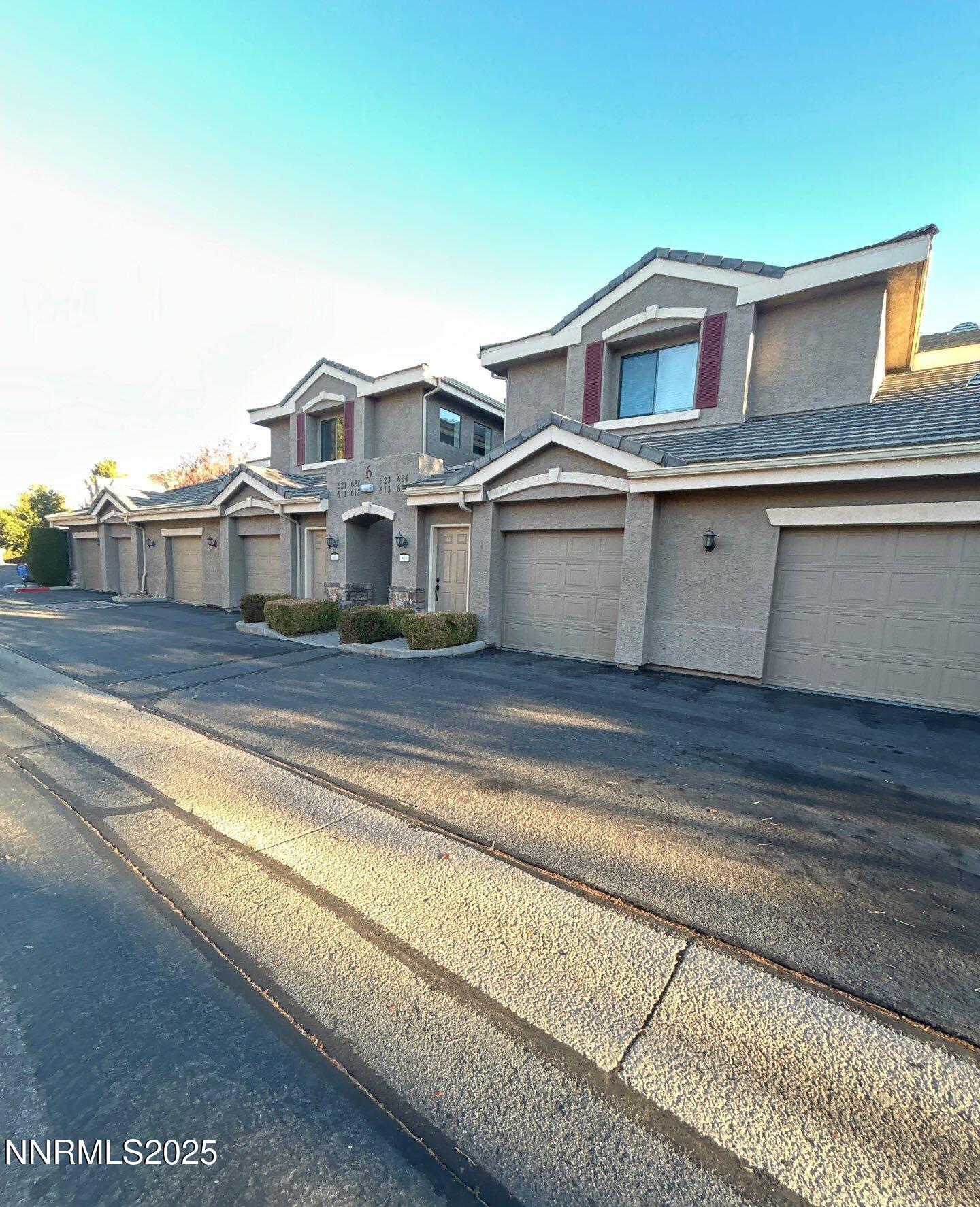 900 S Meadows Parkway 623 Property Photo 2
