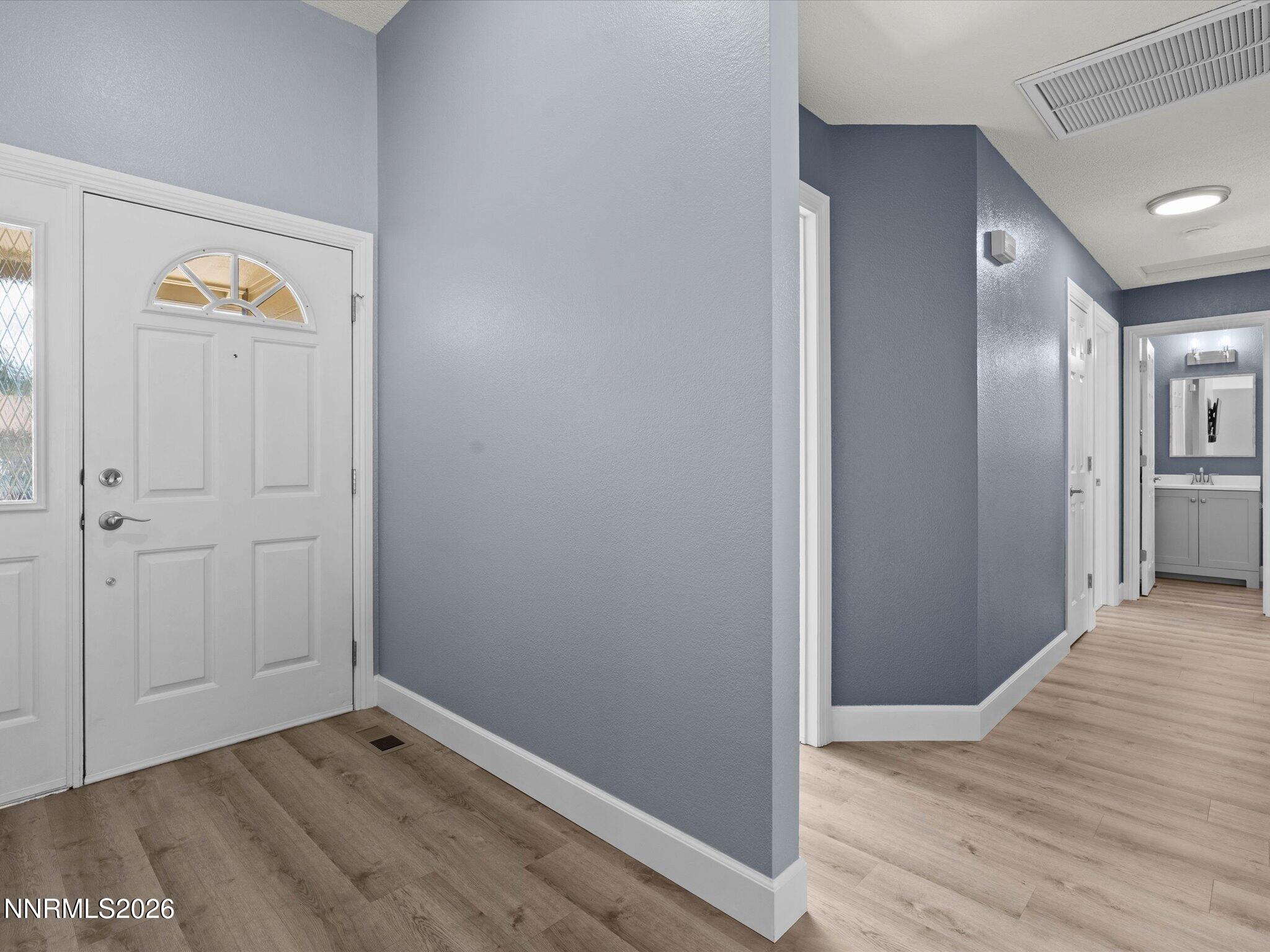 8620 Silver Shores Drive Property Photo 5