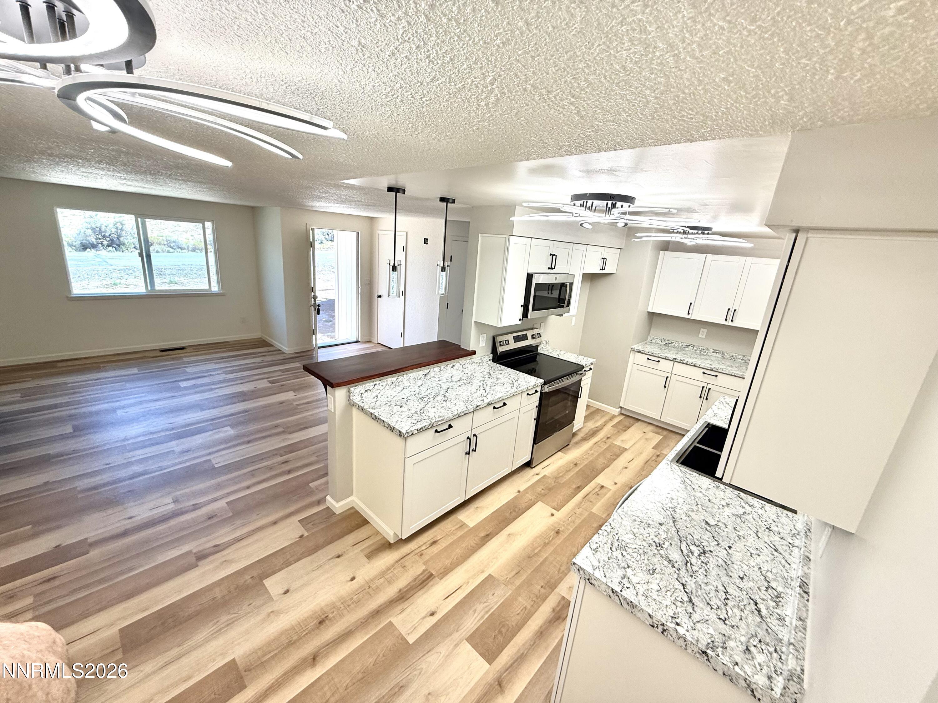 7915 Tholl Drive Property Photo 2