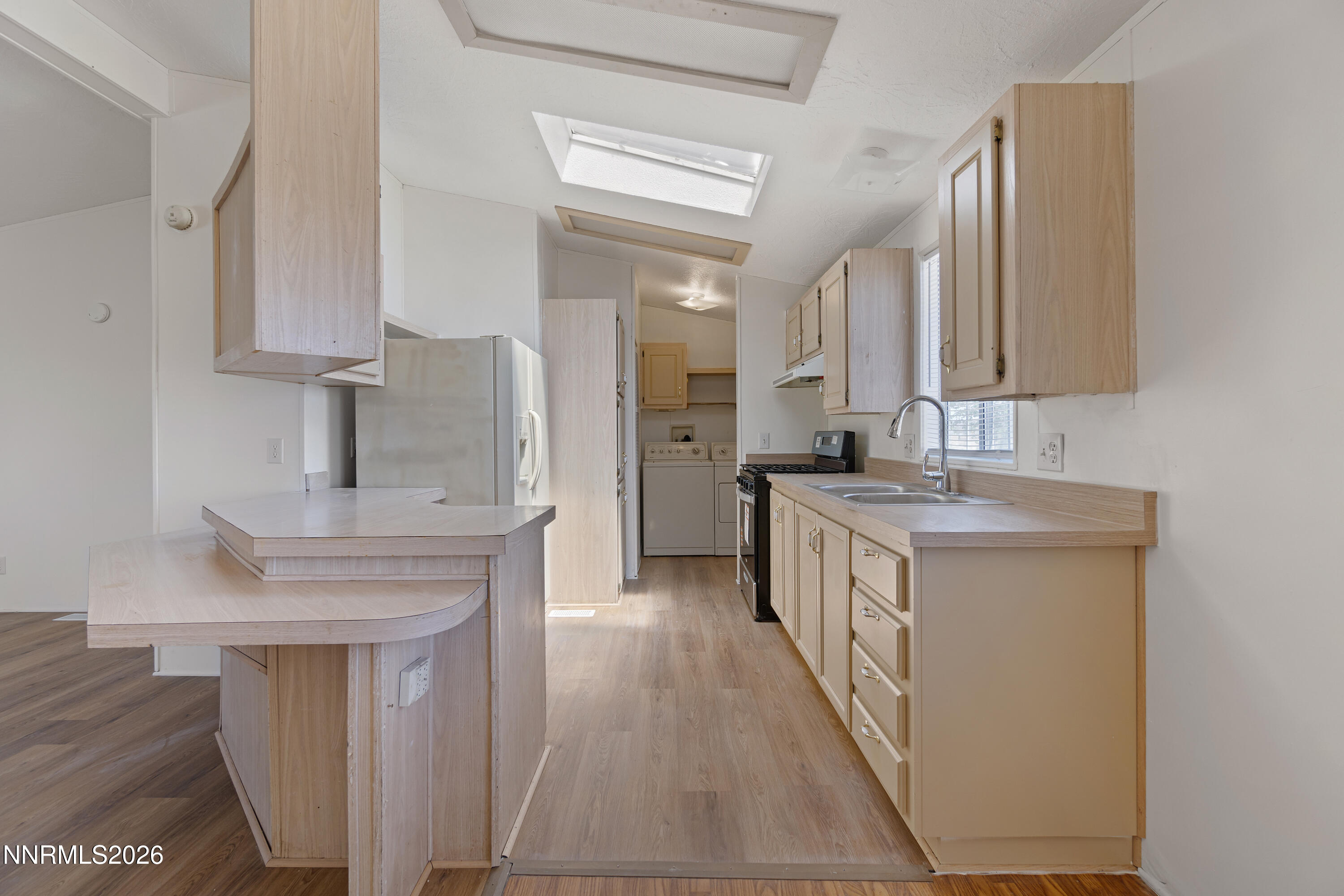 4210 Deodar Street Property Photo 18