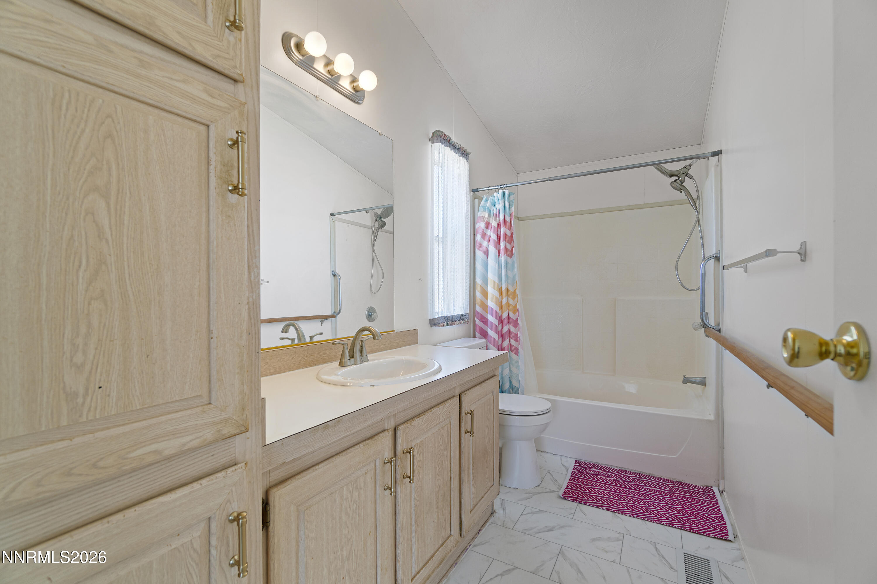 4210 Deodar Street Property Photo 26