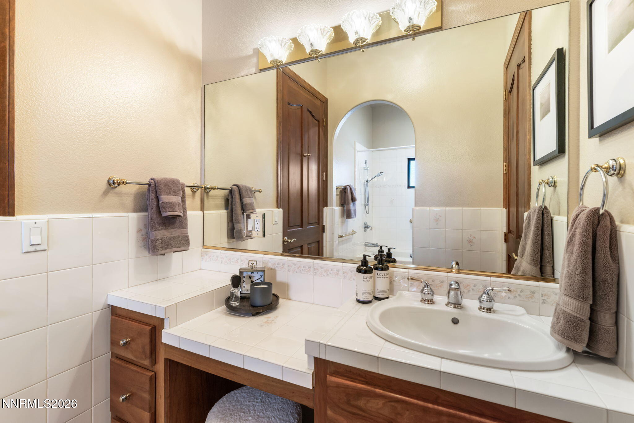 406 Gleneagles Court Property Photo 26