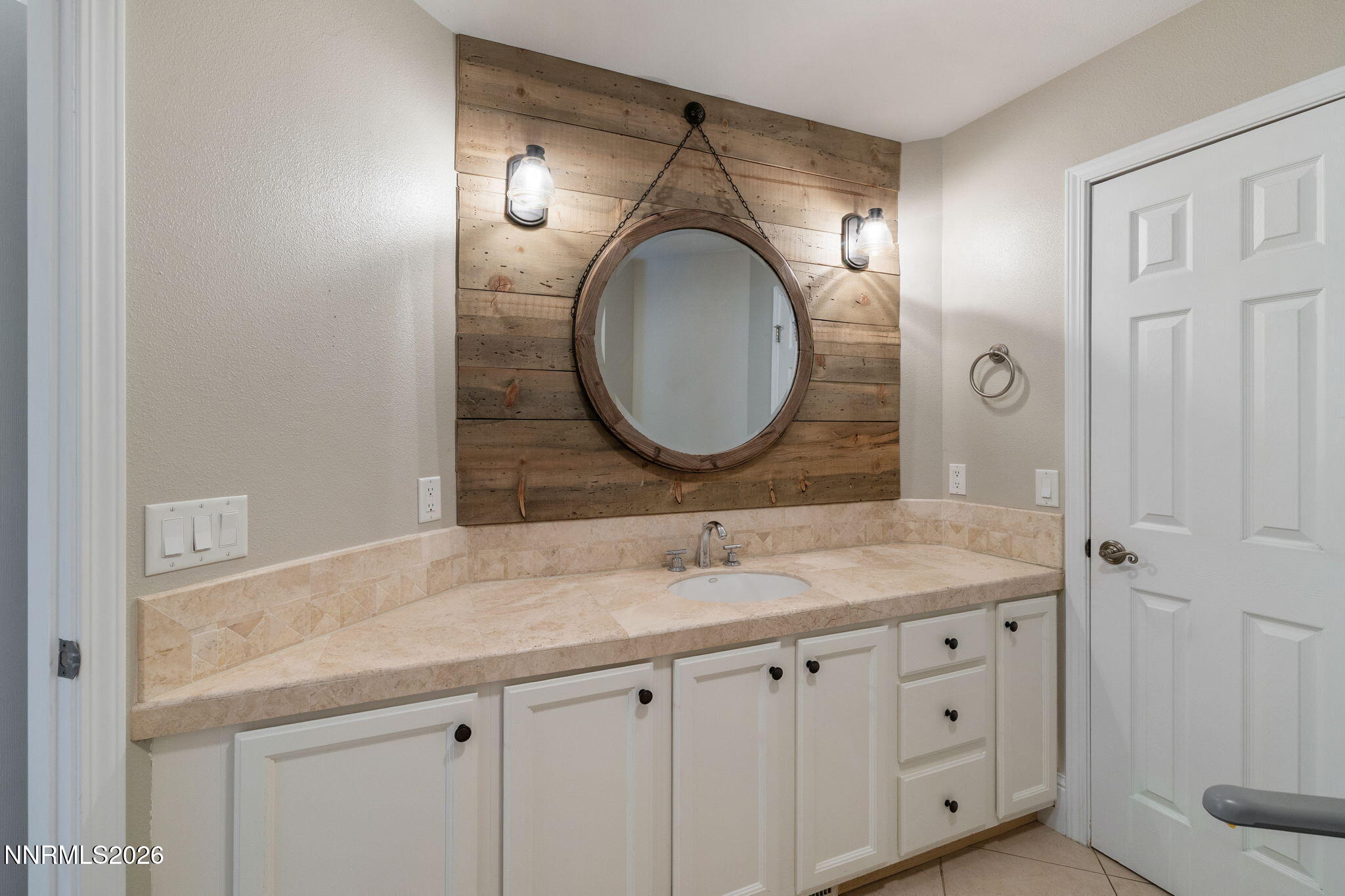 17010 Mountain Bluebird Drive Property Photo 54