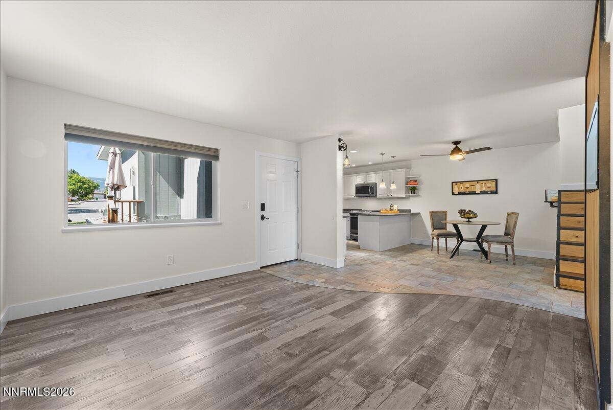 3955 Kings Row Property Photo 10