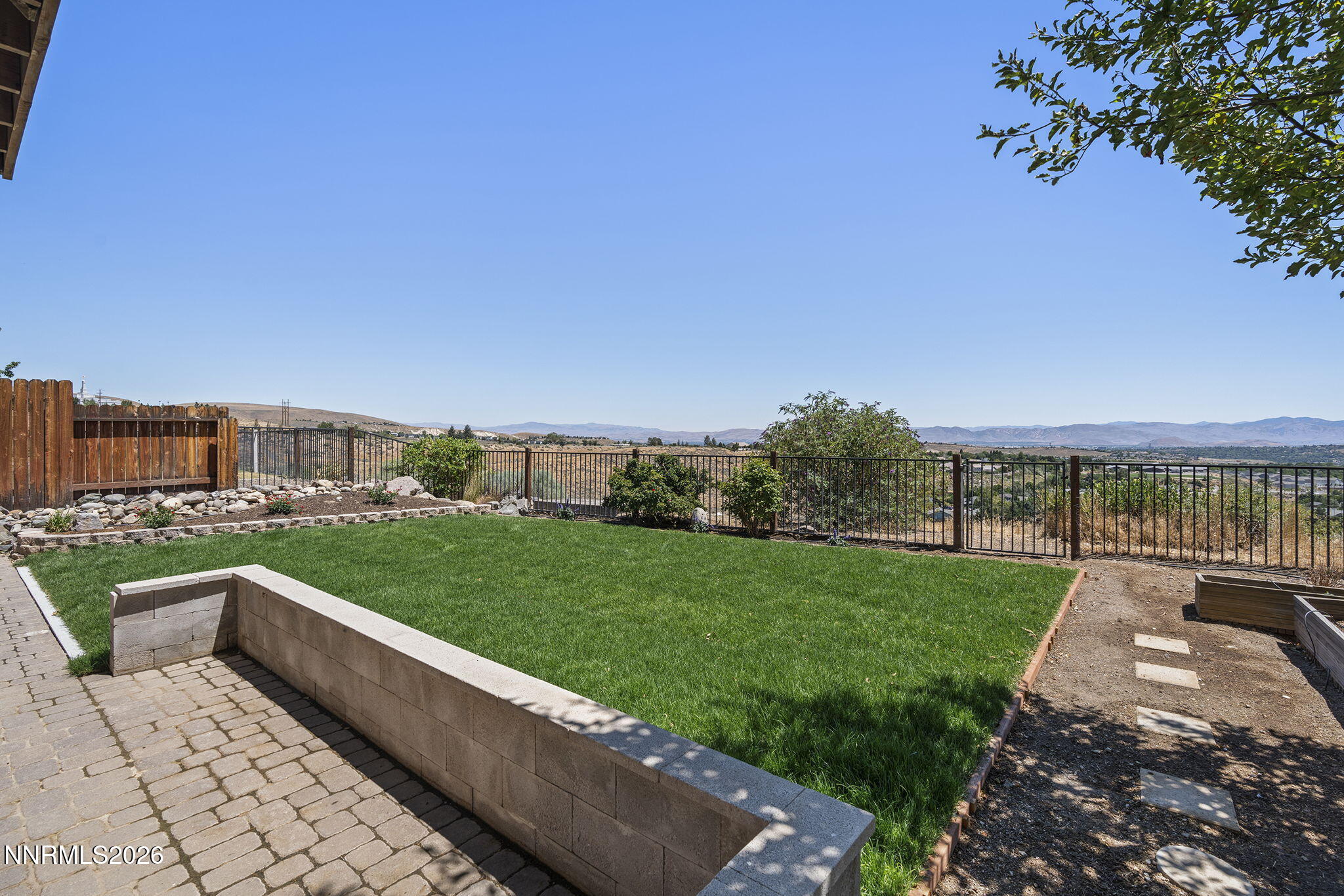 1840 Saturno Heights Drive Property Photo 13
