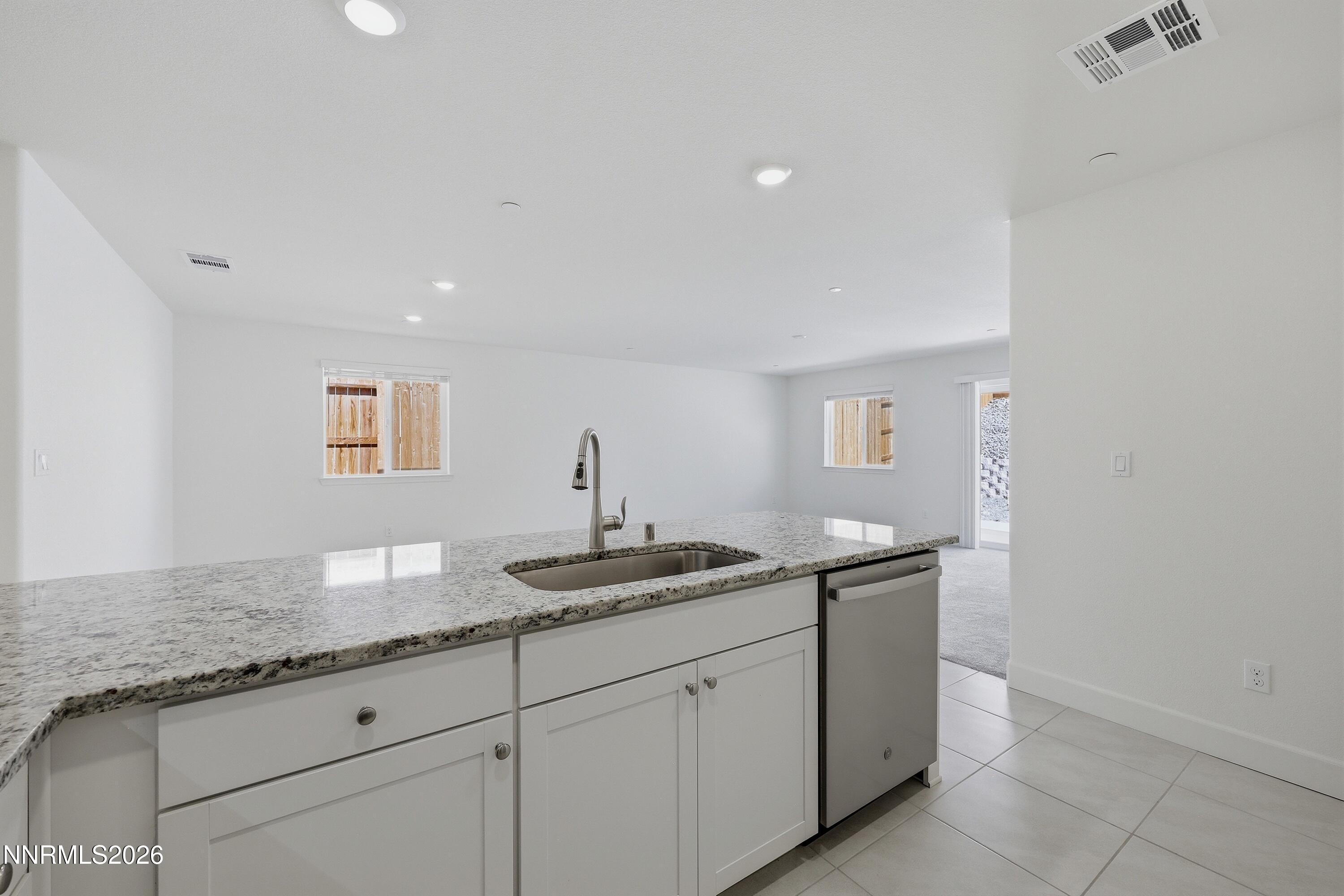 804 Cascade Range Drive Property Photo 10