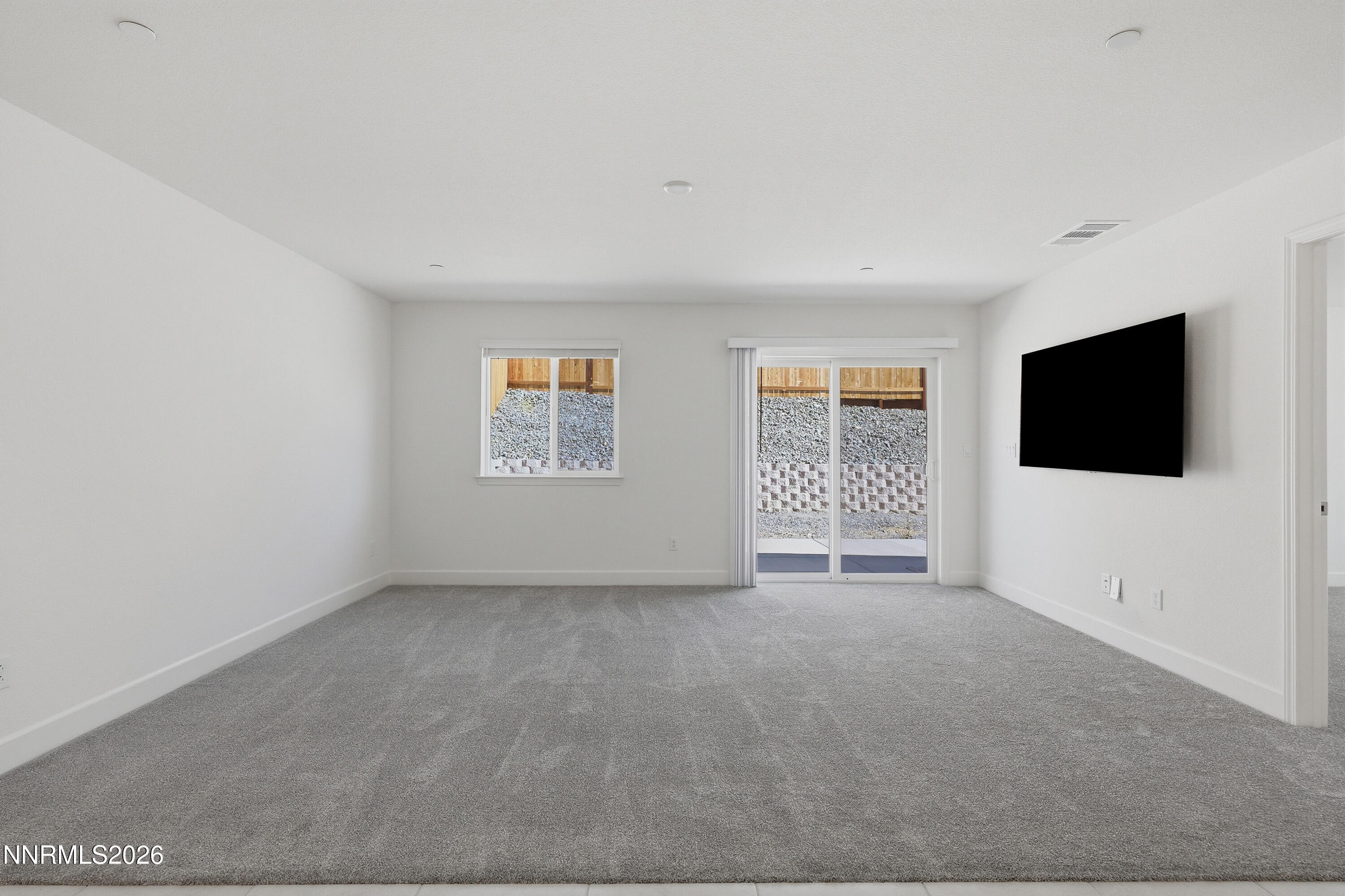 804 Cascade Range Drive Property Photo 15