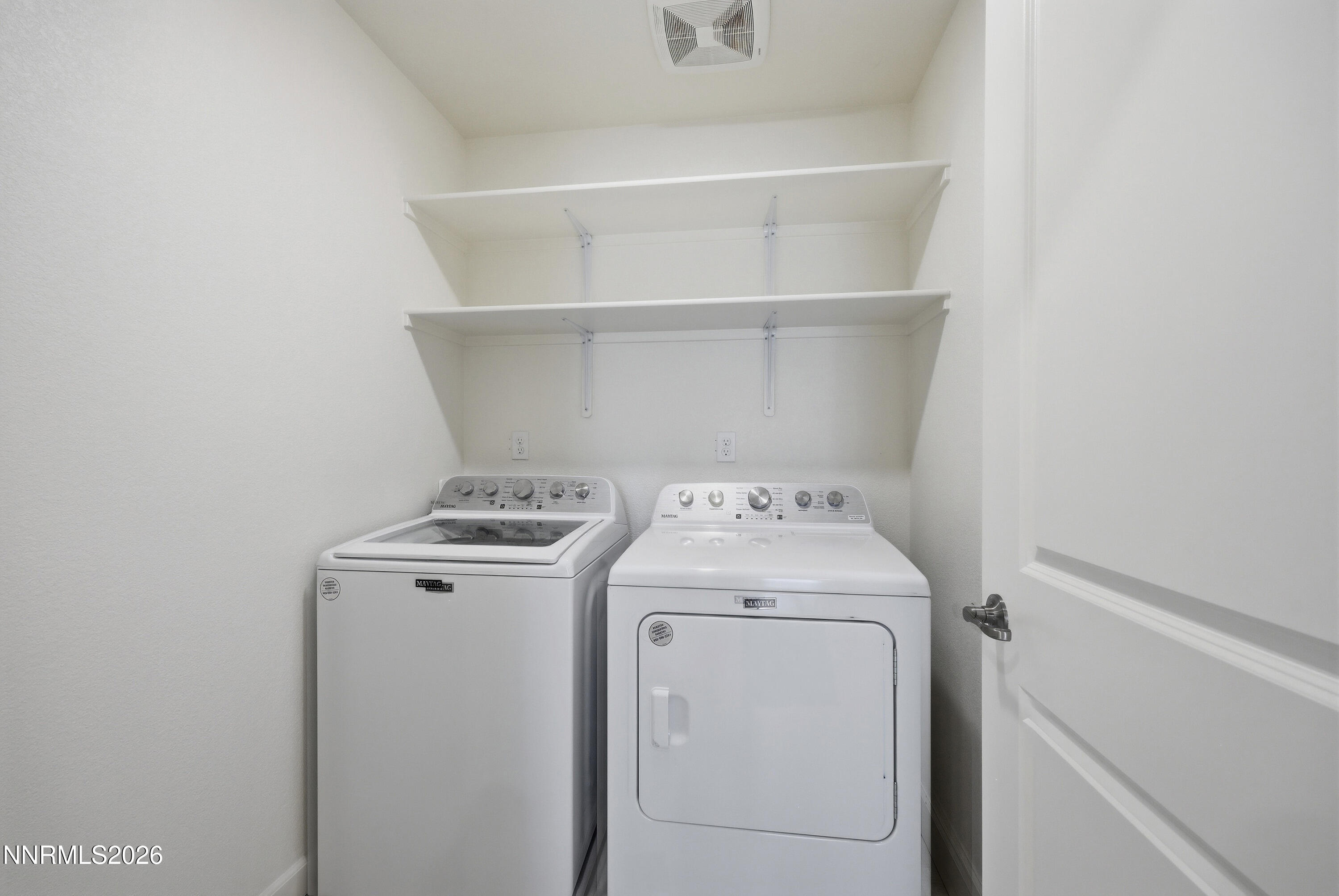 804 Cascade Range Drive Property Photo 29