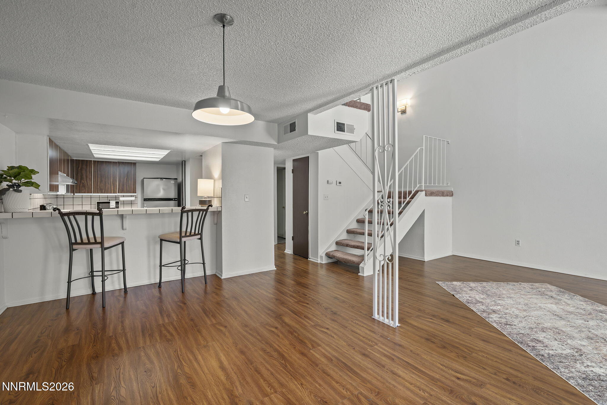 907 Tyler Way Property Photo 7
