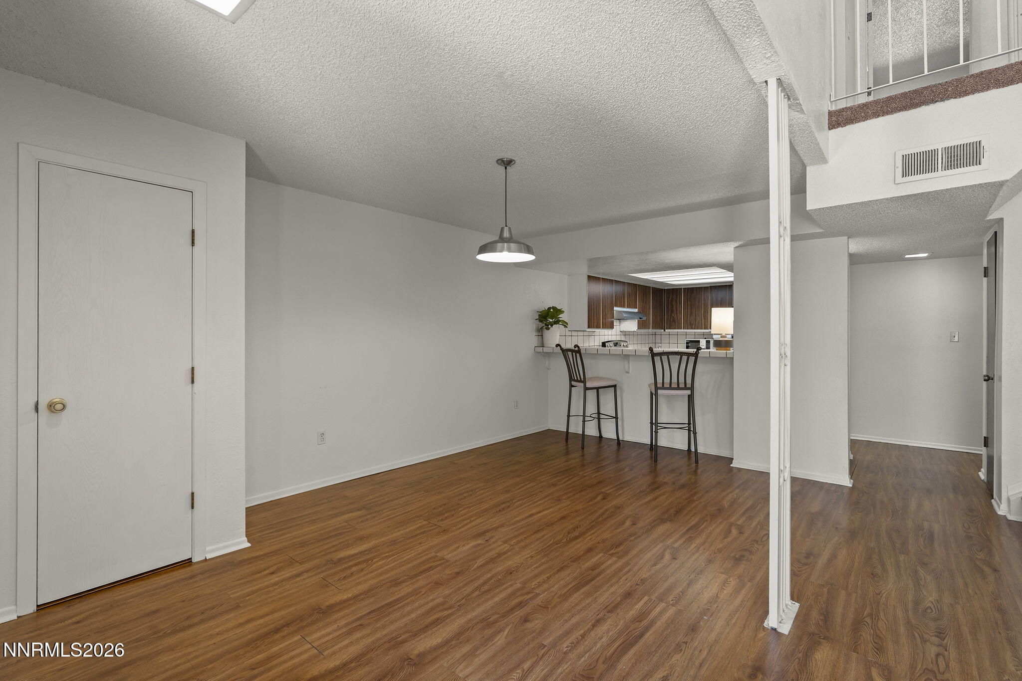 907 Tyler Way Property Photo 8