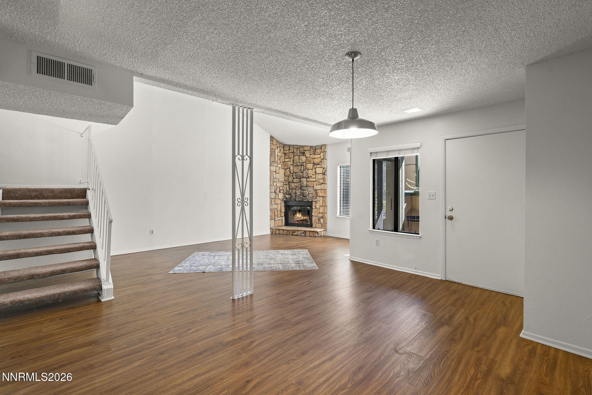 907 Tyler Way Property Photo 10