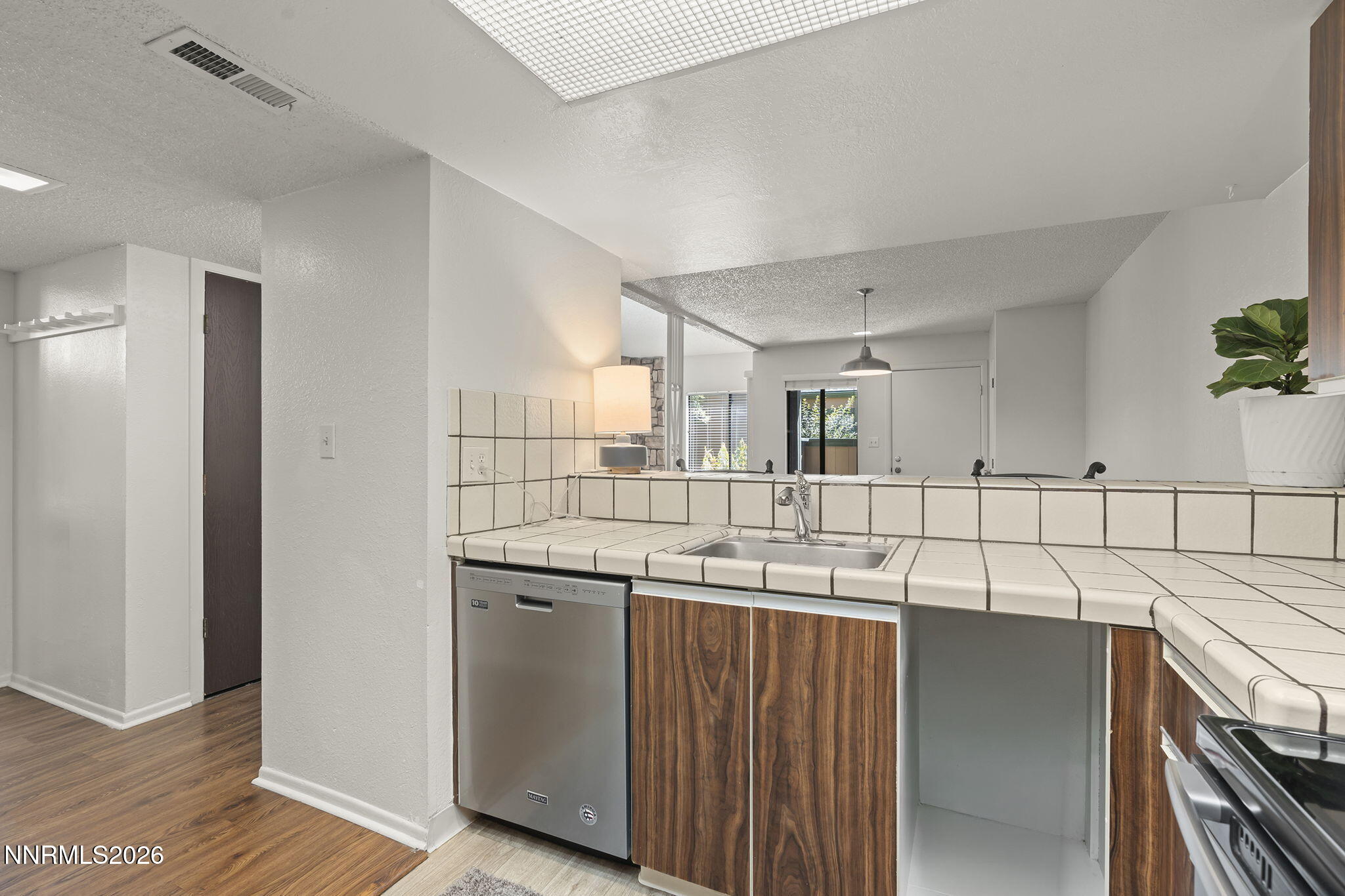 907 Tyler Way Property Photo 18