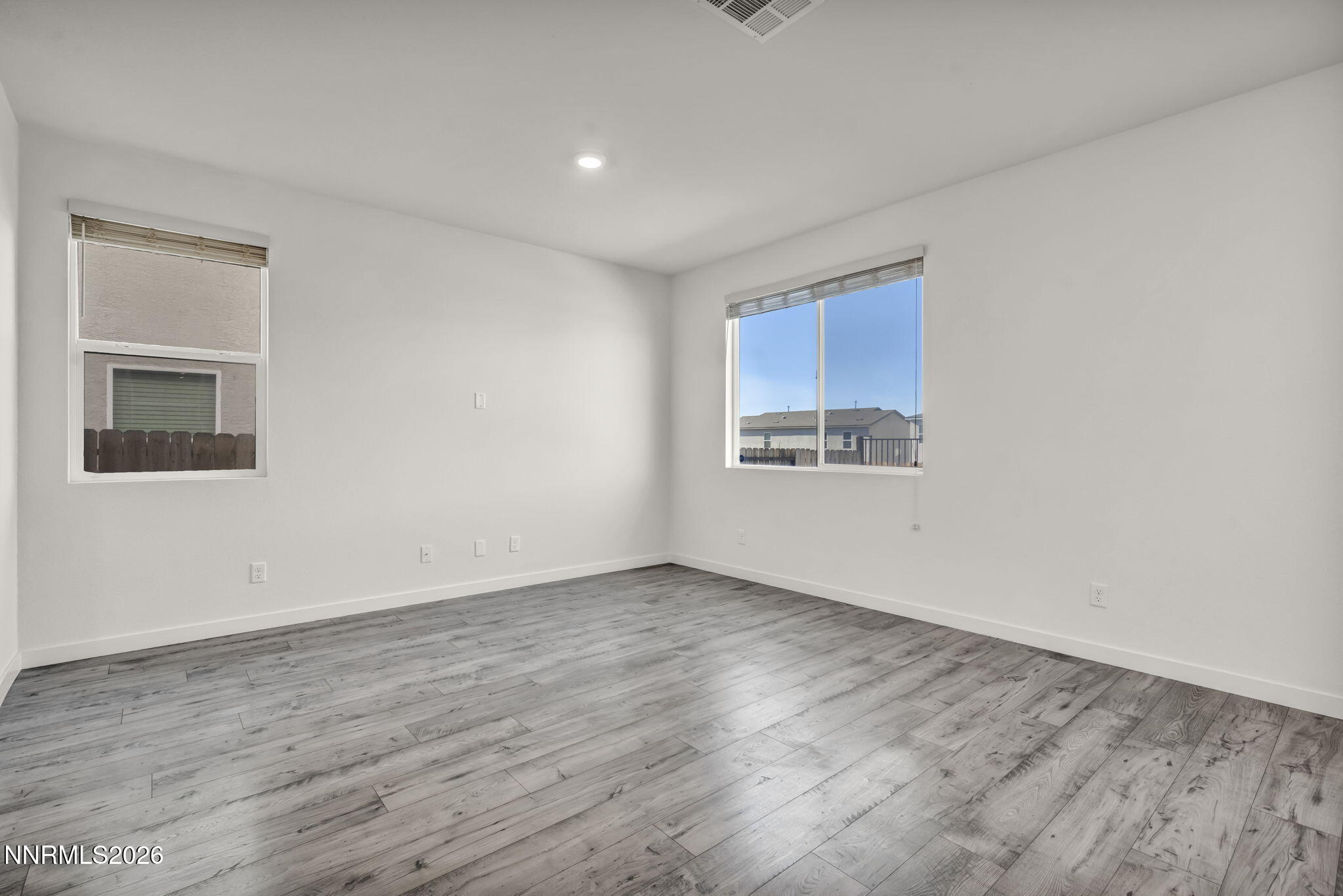 8863 Wolf Moon Drive Property Photo 34