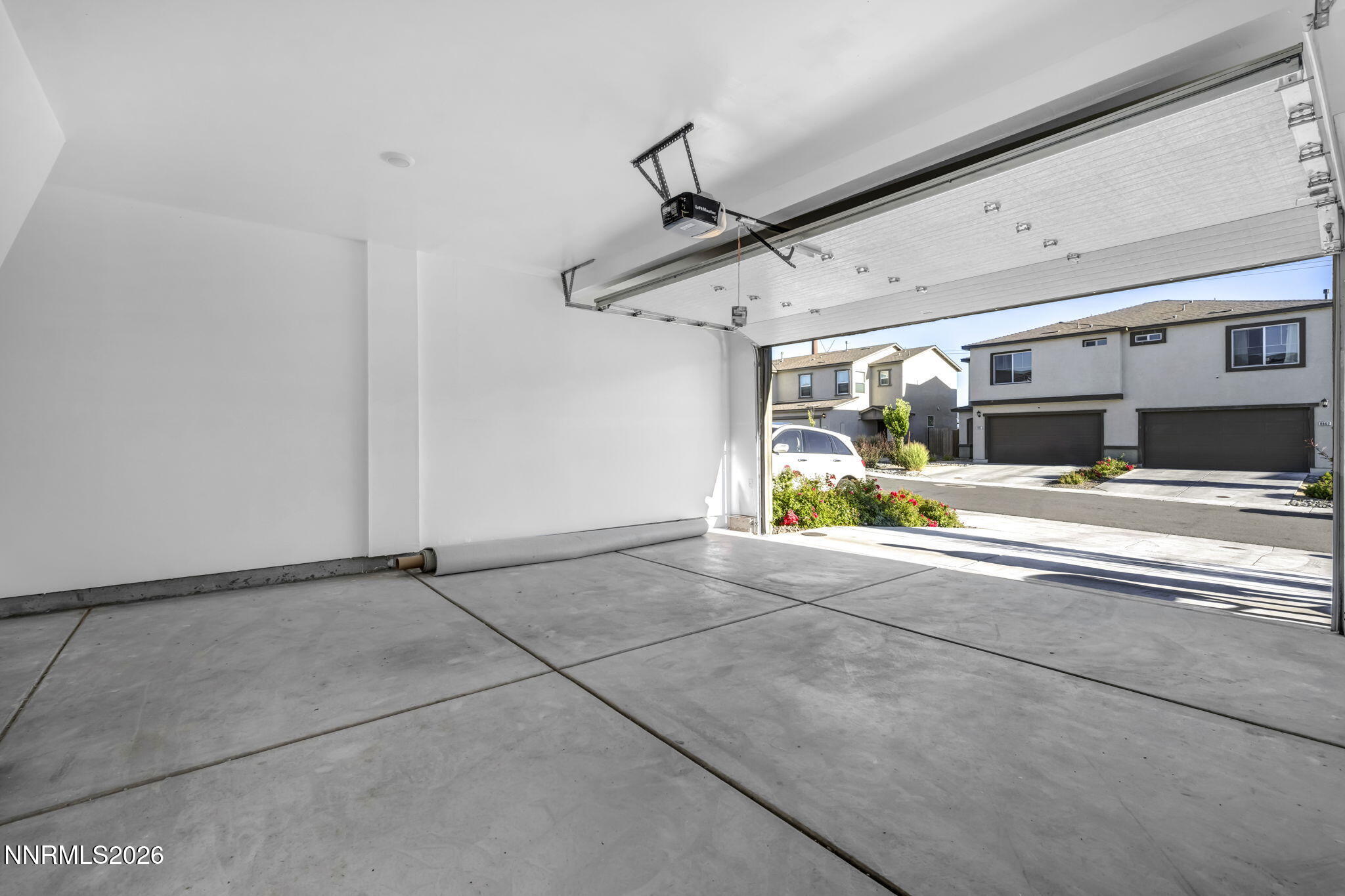 8863 Wolf Moon Drive Property Photo 41