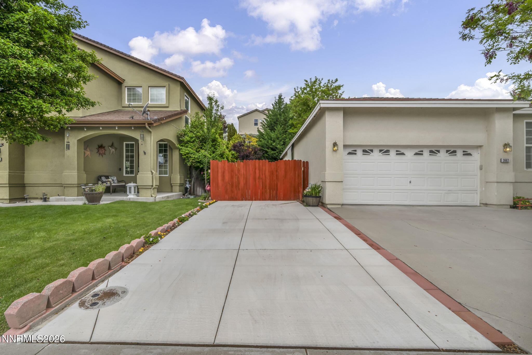 2662 Longridge Drive Property Photo 2