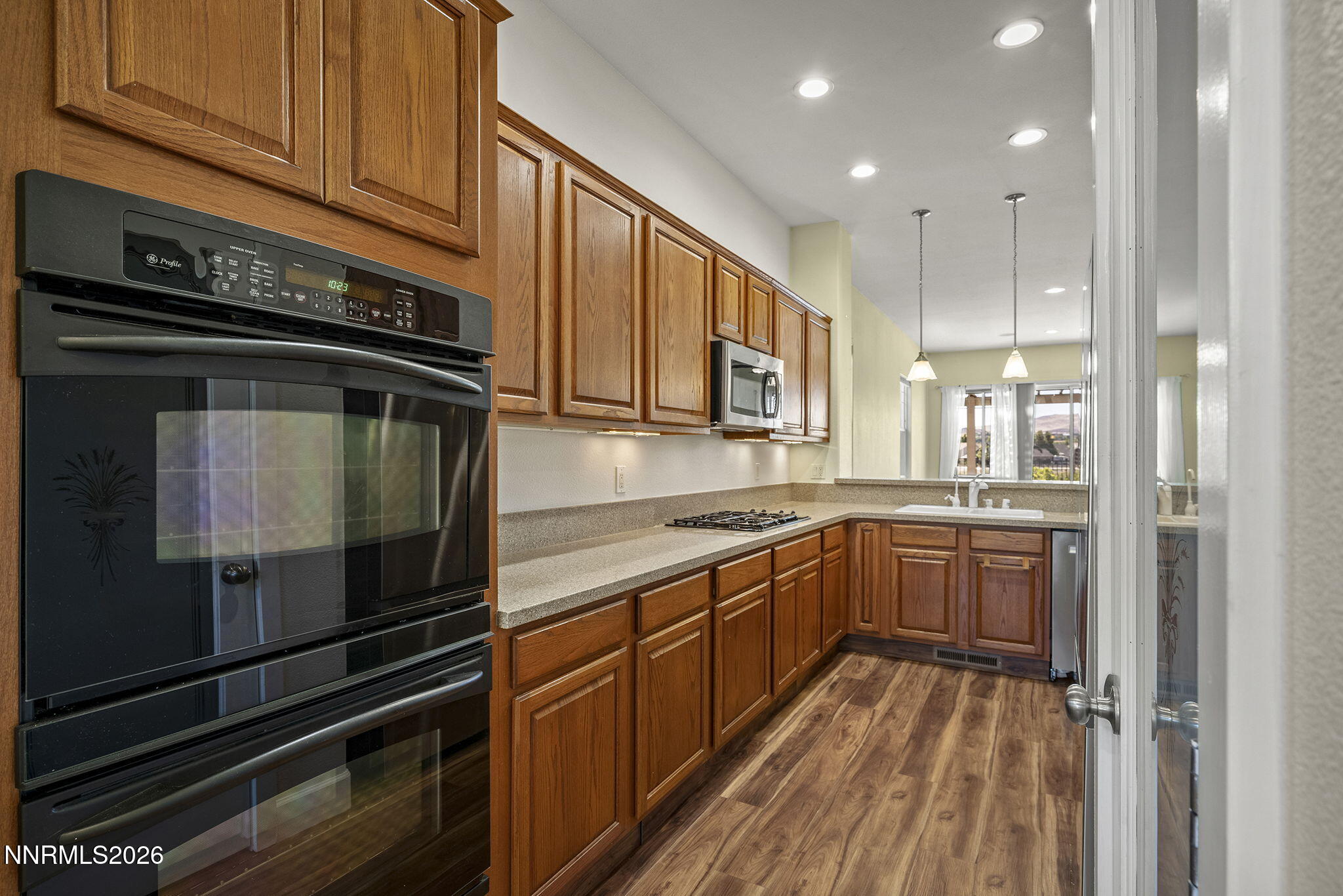 989 Turnberry Drive Property Photo 6
