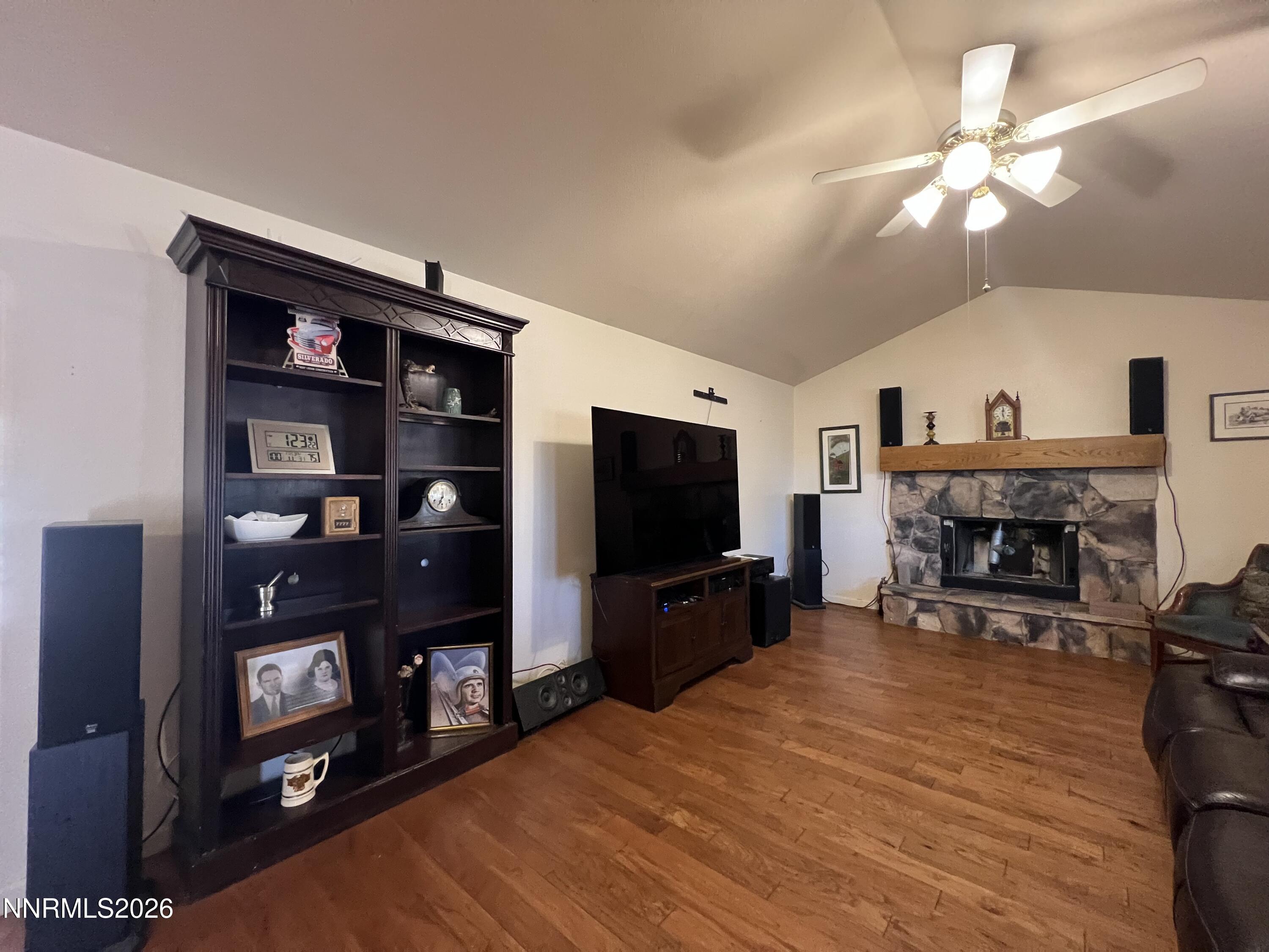 1055 Shadow Lane Property Photo 4