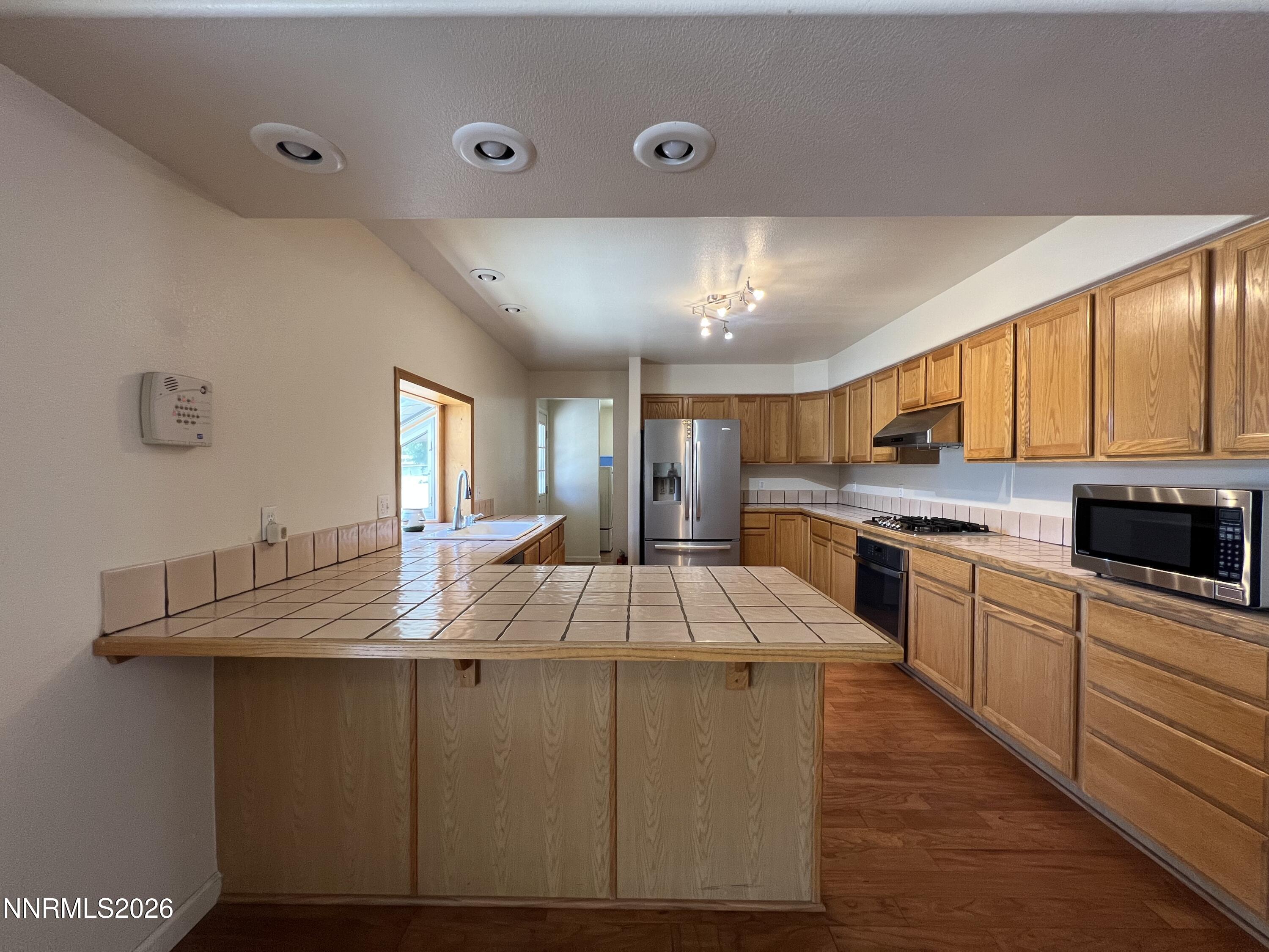 1055 Shadow Lane Property Photo 8