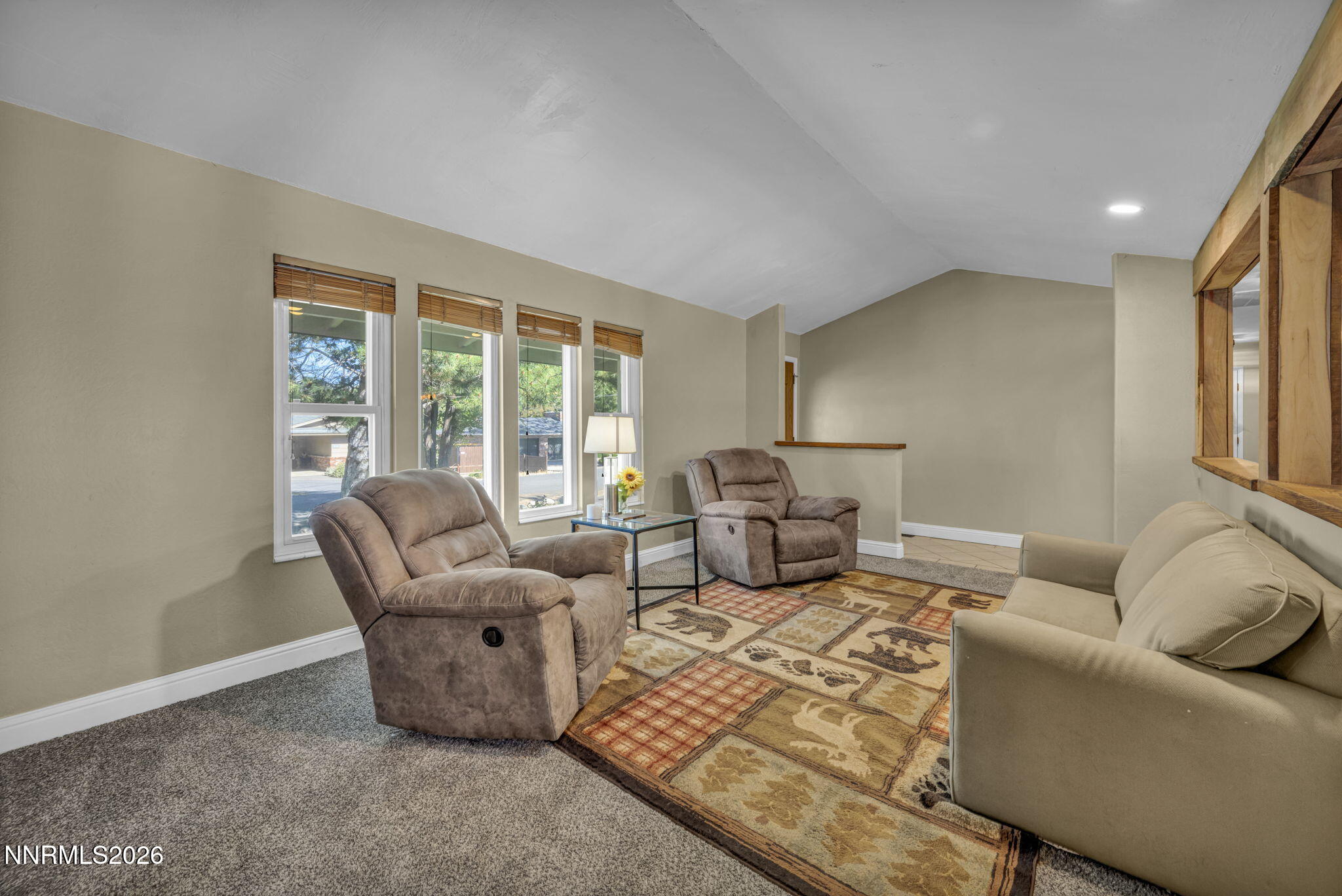 12320 S Hills Drive Property Photo 4