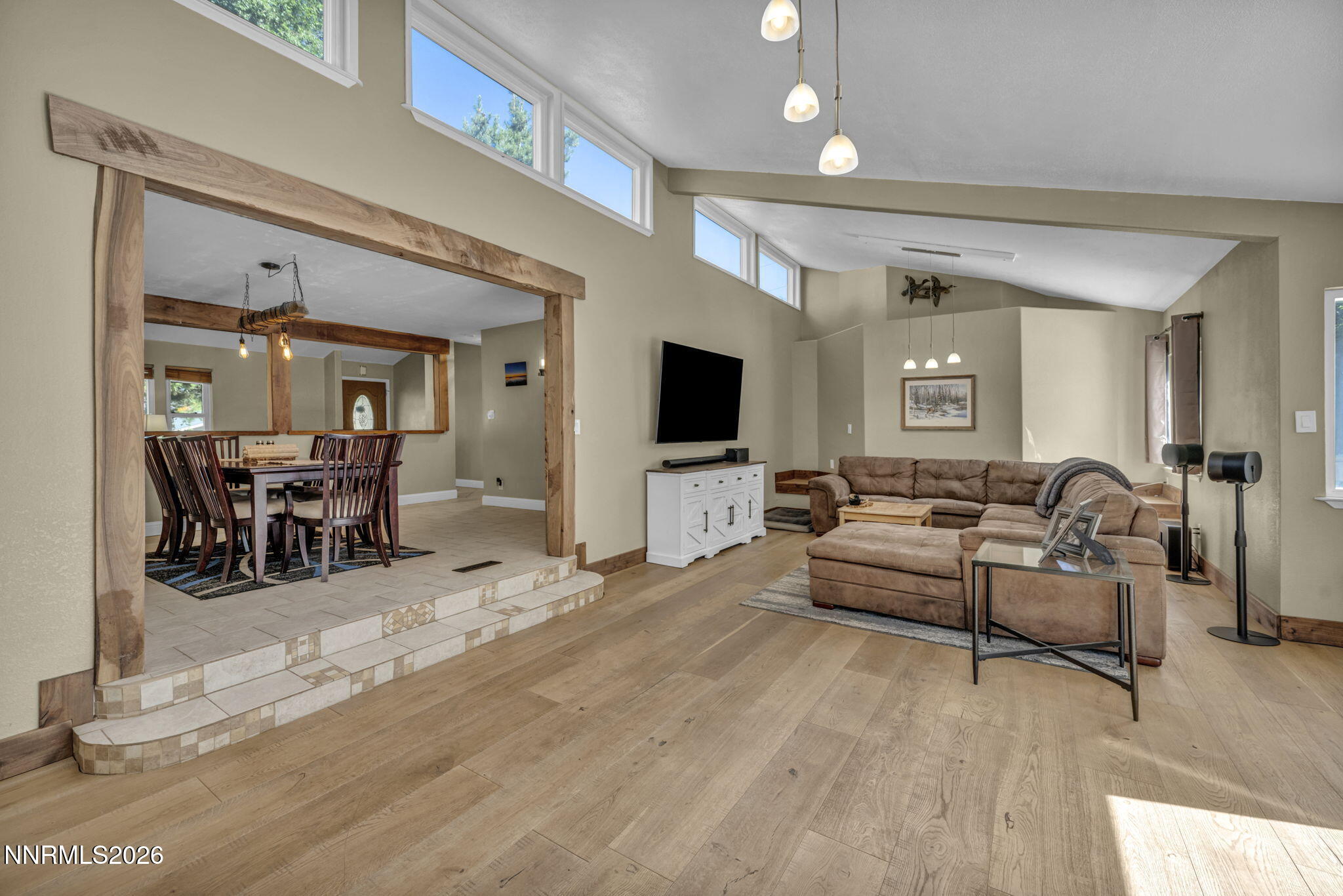 12320 S Hills Drive Property Photo 5