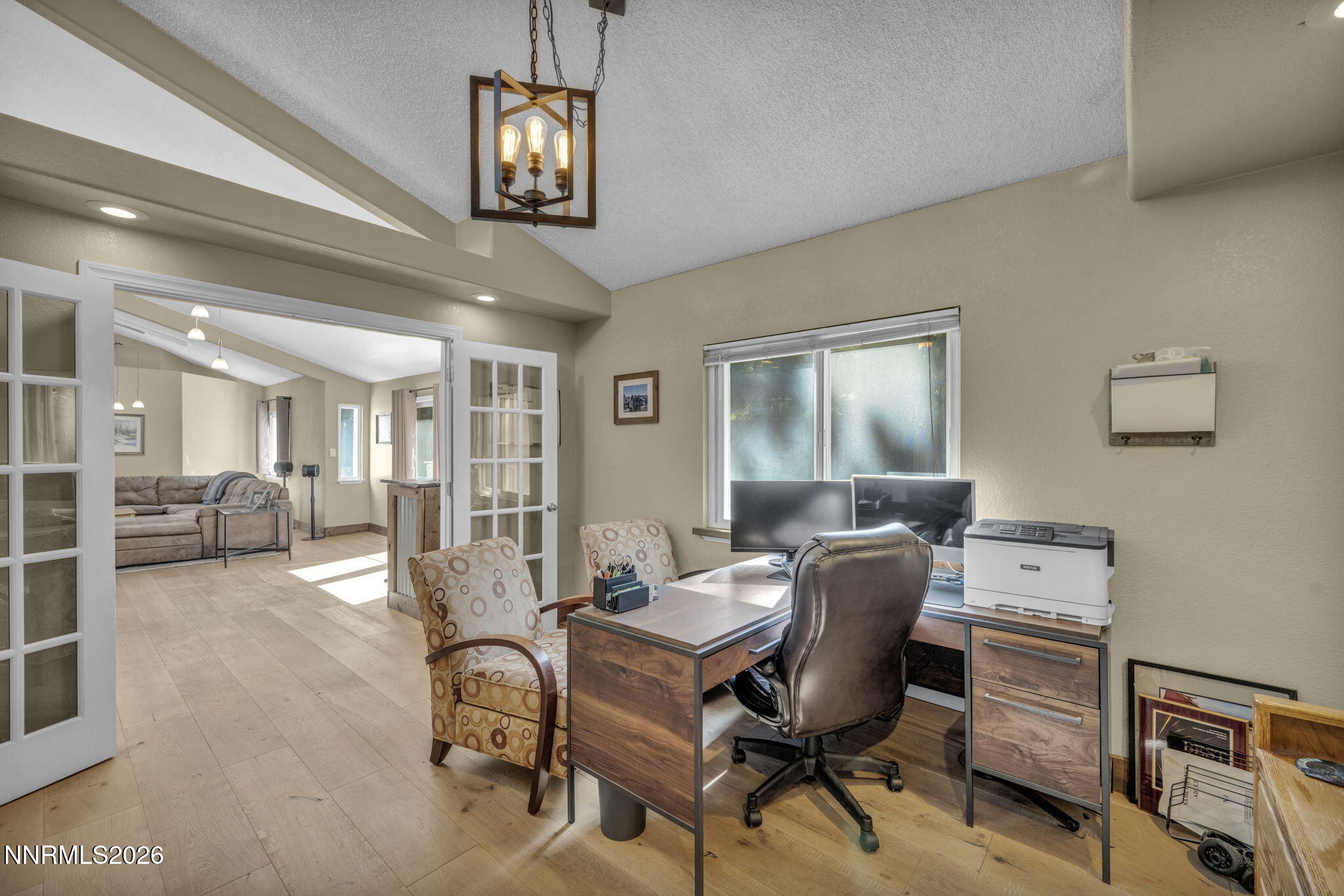 12320 S Hills Drive Property Photo 8