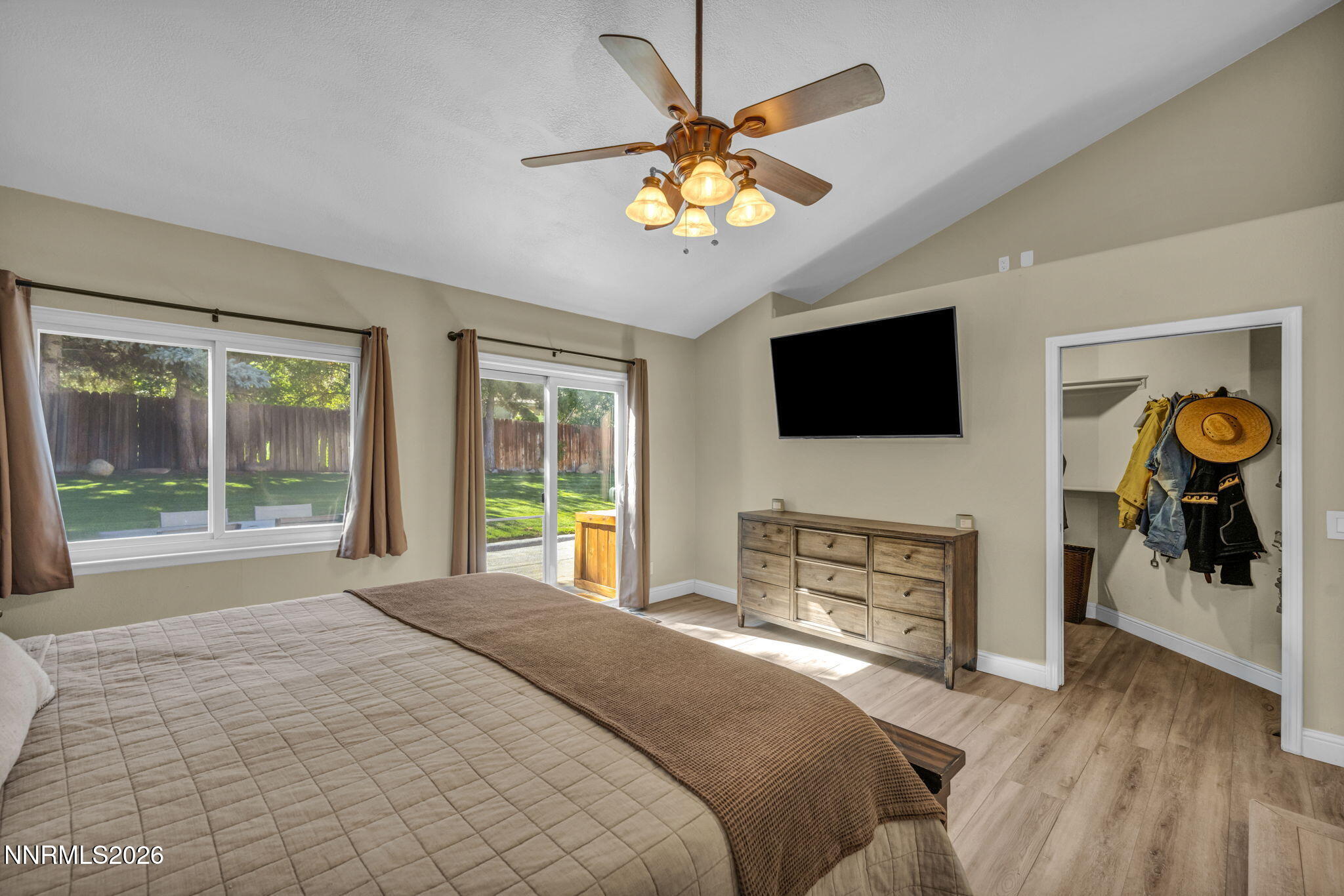 12320 S Hills Drive Property Photo 16