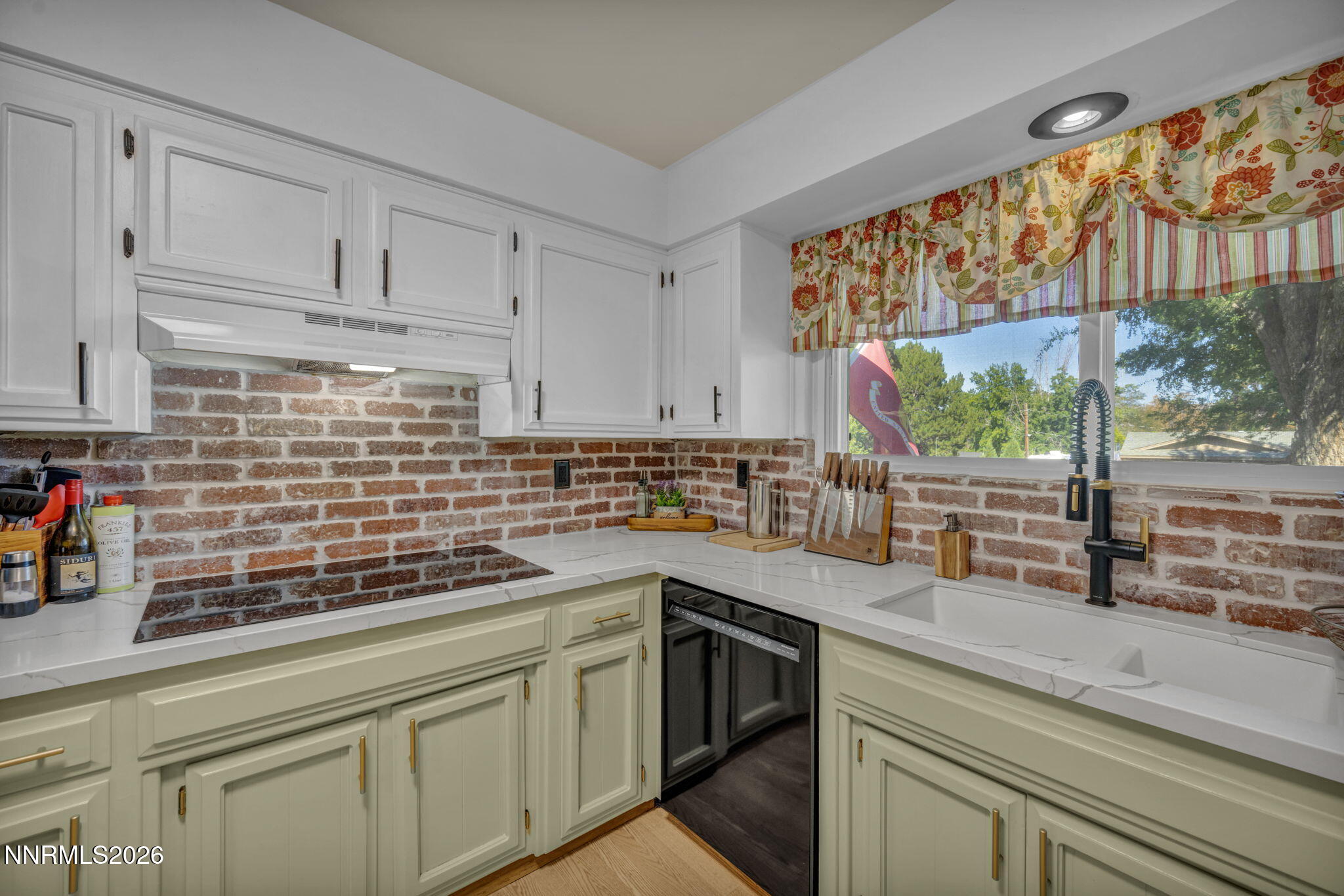 12320 S Hills Drive Property Photo 49