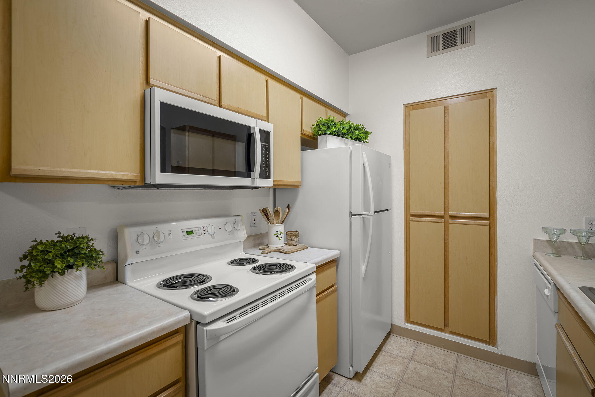 6850 Sharlands Avenue # 1107 Property Photo 3