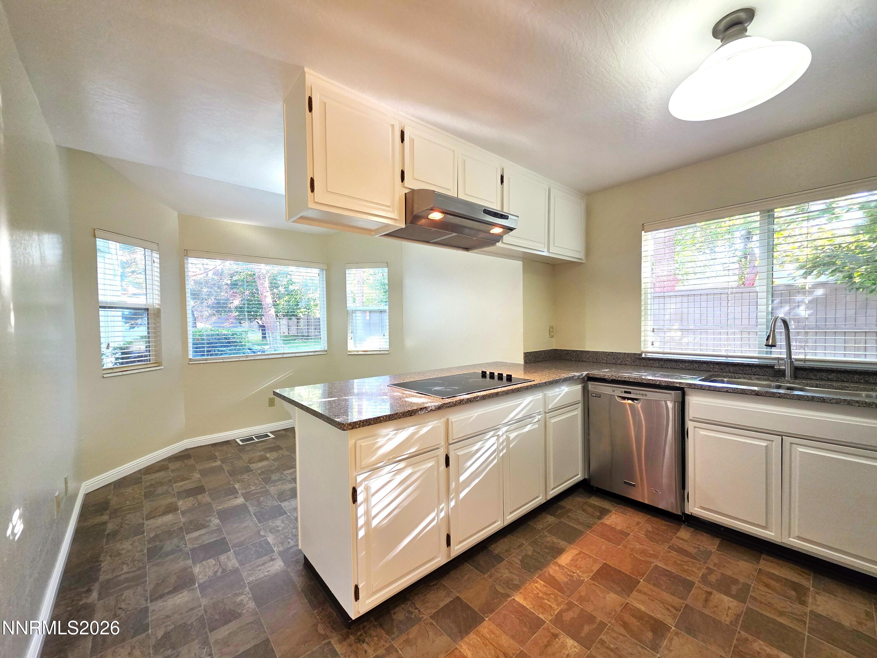 437 Octavia Court Property Photo 6