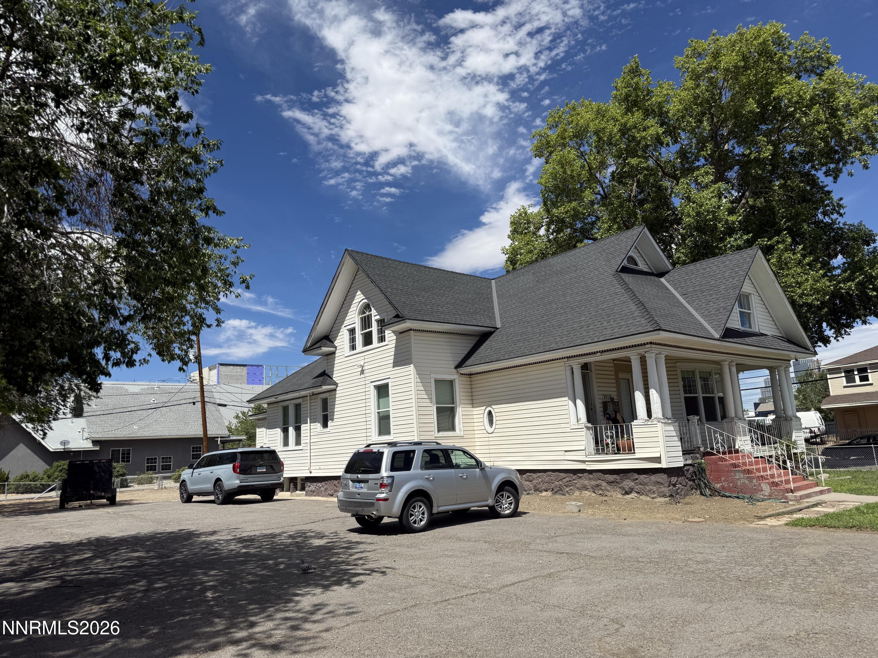 1105 W 2nd Street Property Photo 19